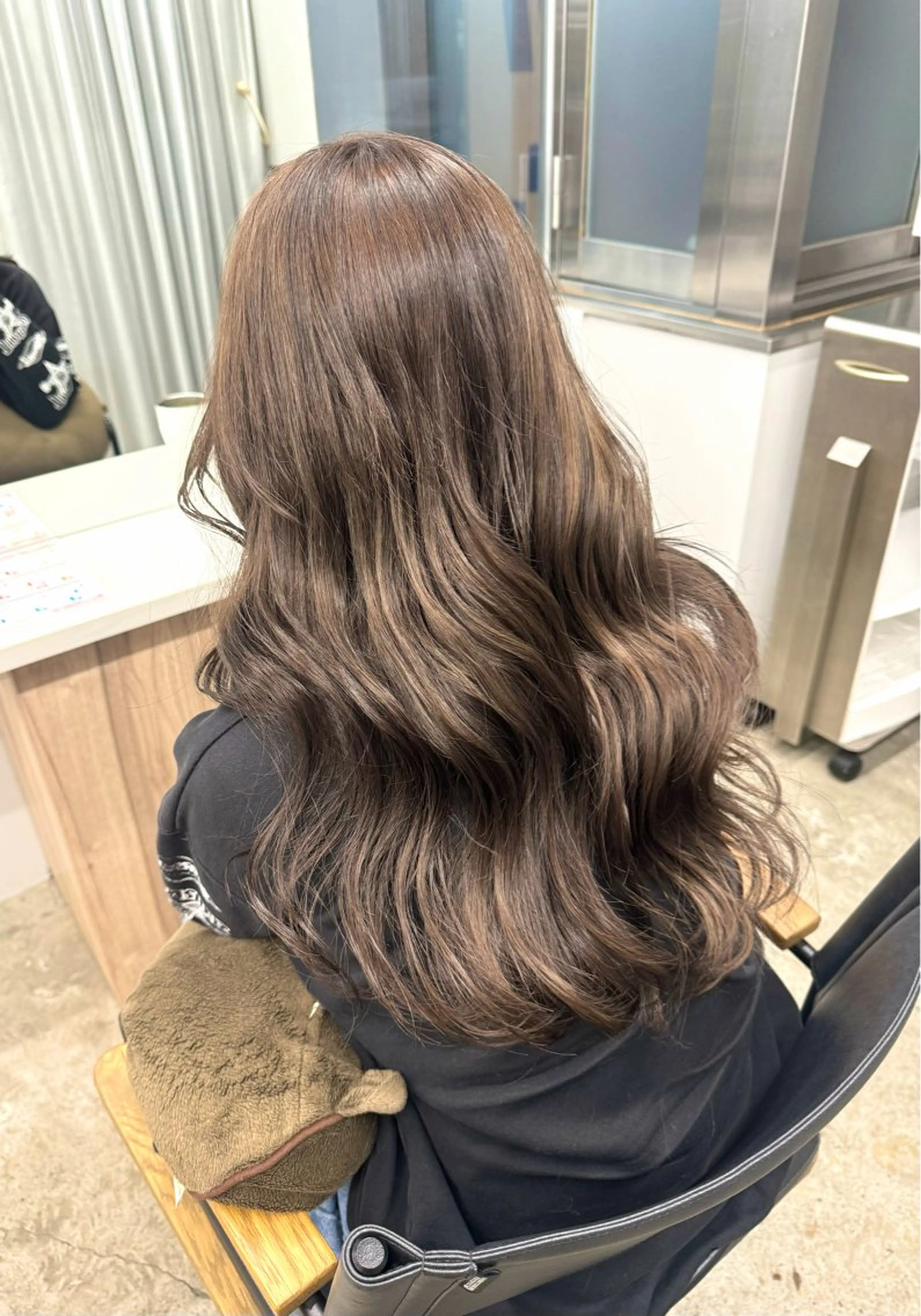 カラー cie ヒナタのヘアスタイル