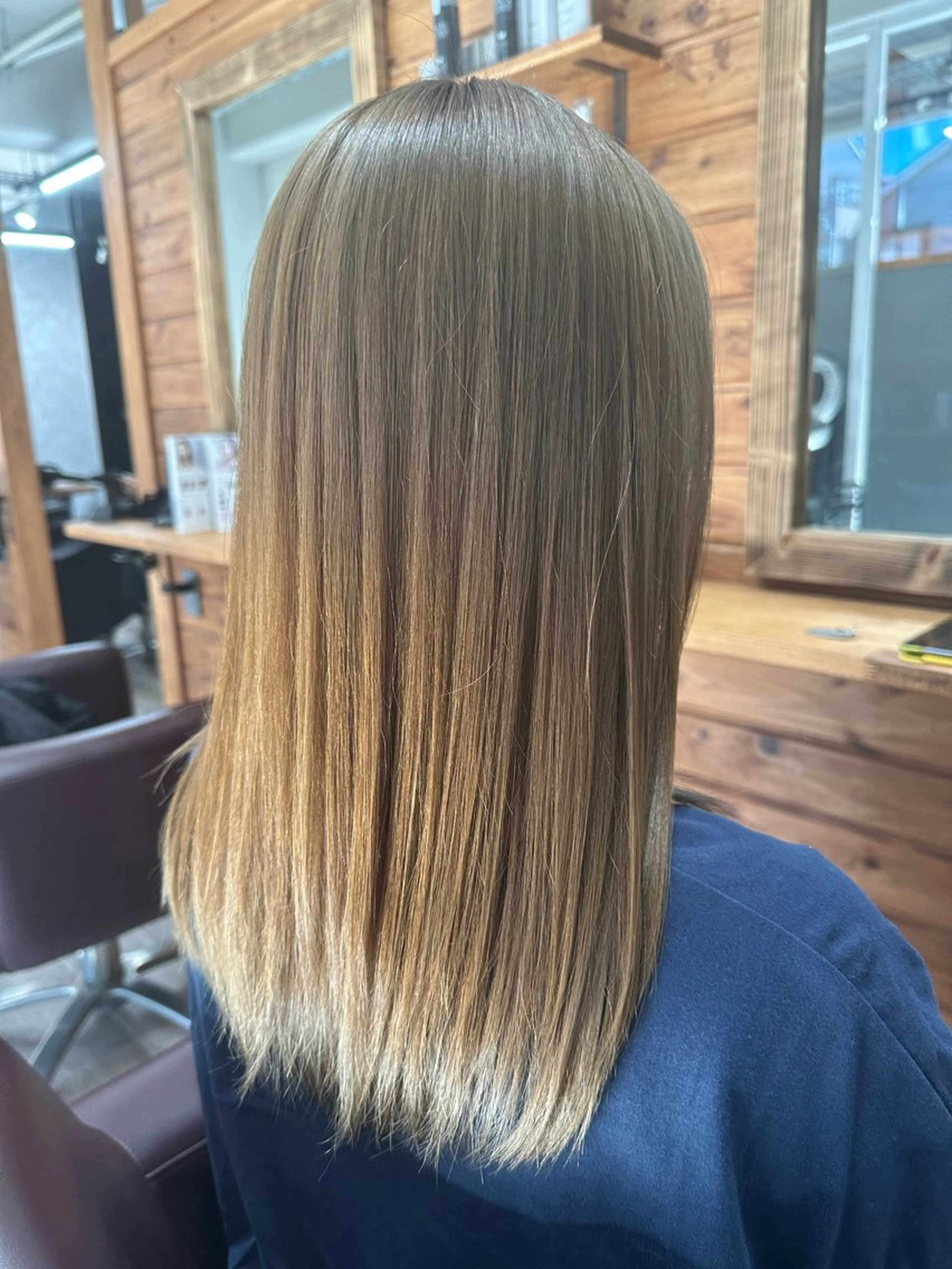 ミディアム ハットリ 代表のヘアスタイル