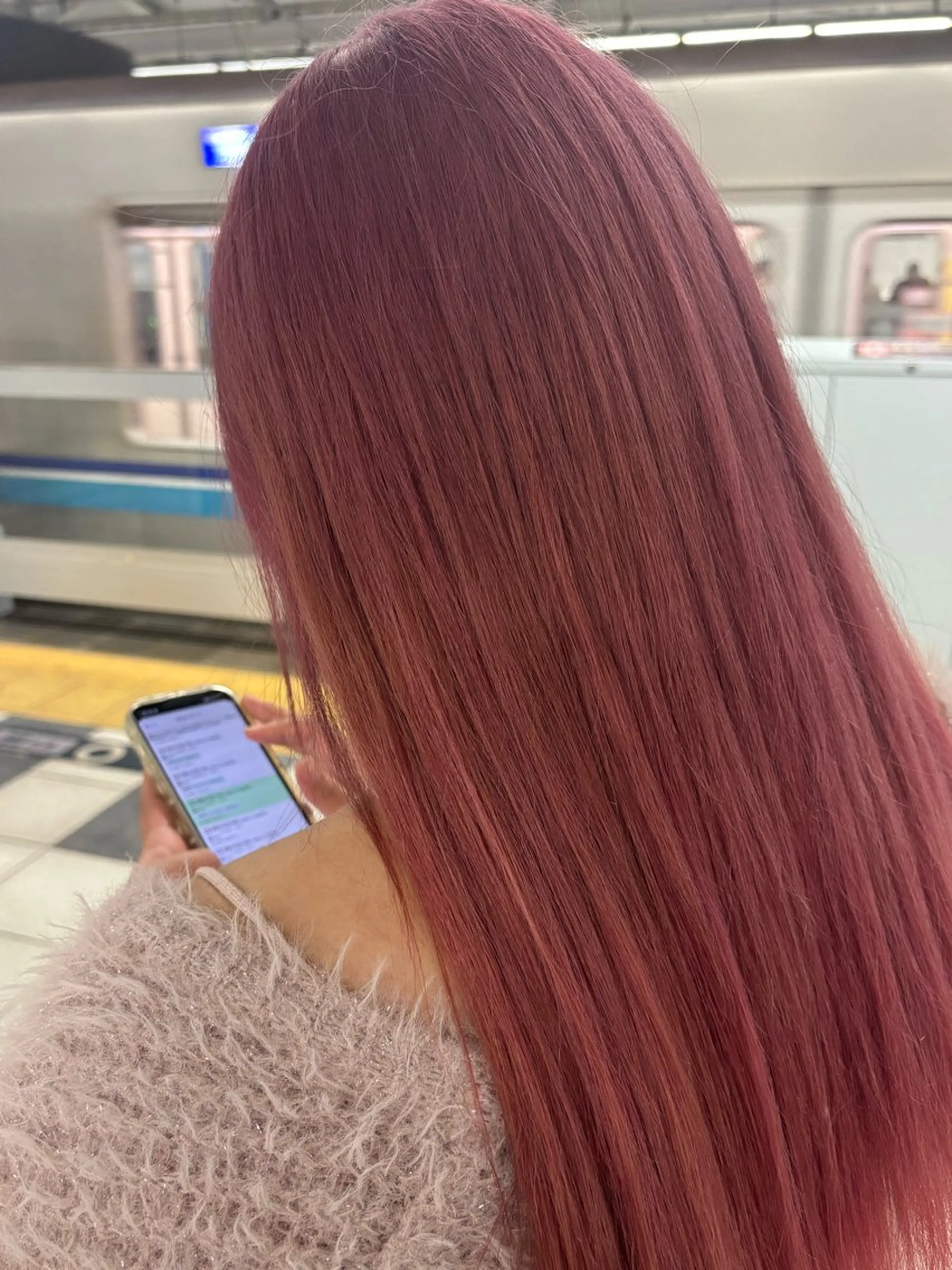 ロング カラー ゴトウ チヅルのヘアスタイル