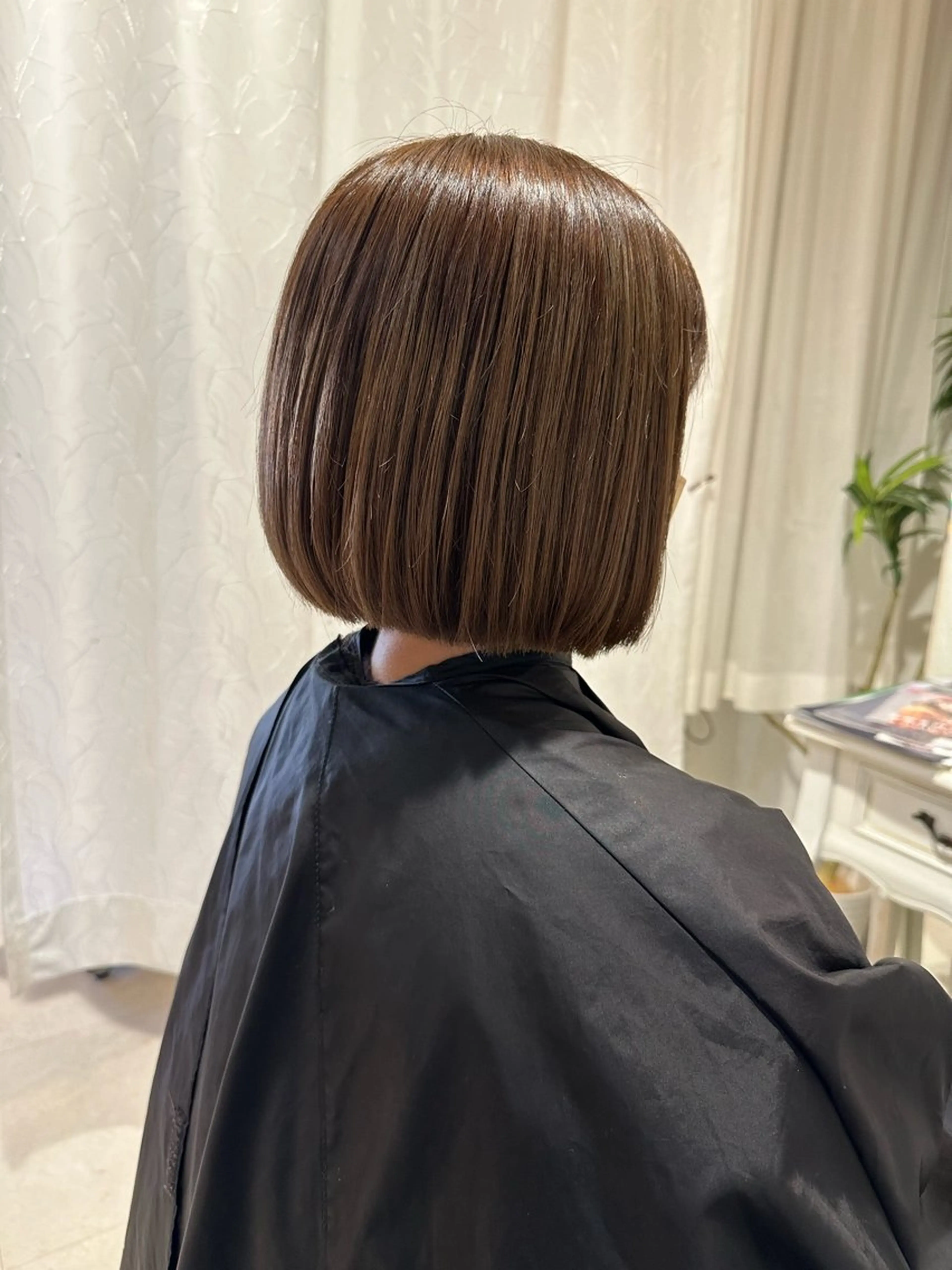 ミディアム カラー ベージュカラー ブリーチ 透明感カラー オリーブベージュ ボブ ヘアカラー トリートメント なかにし まゆみのヘアスタイル