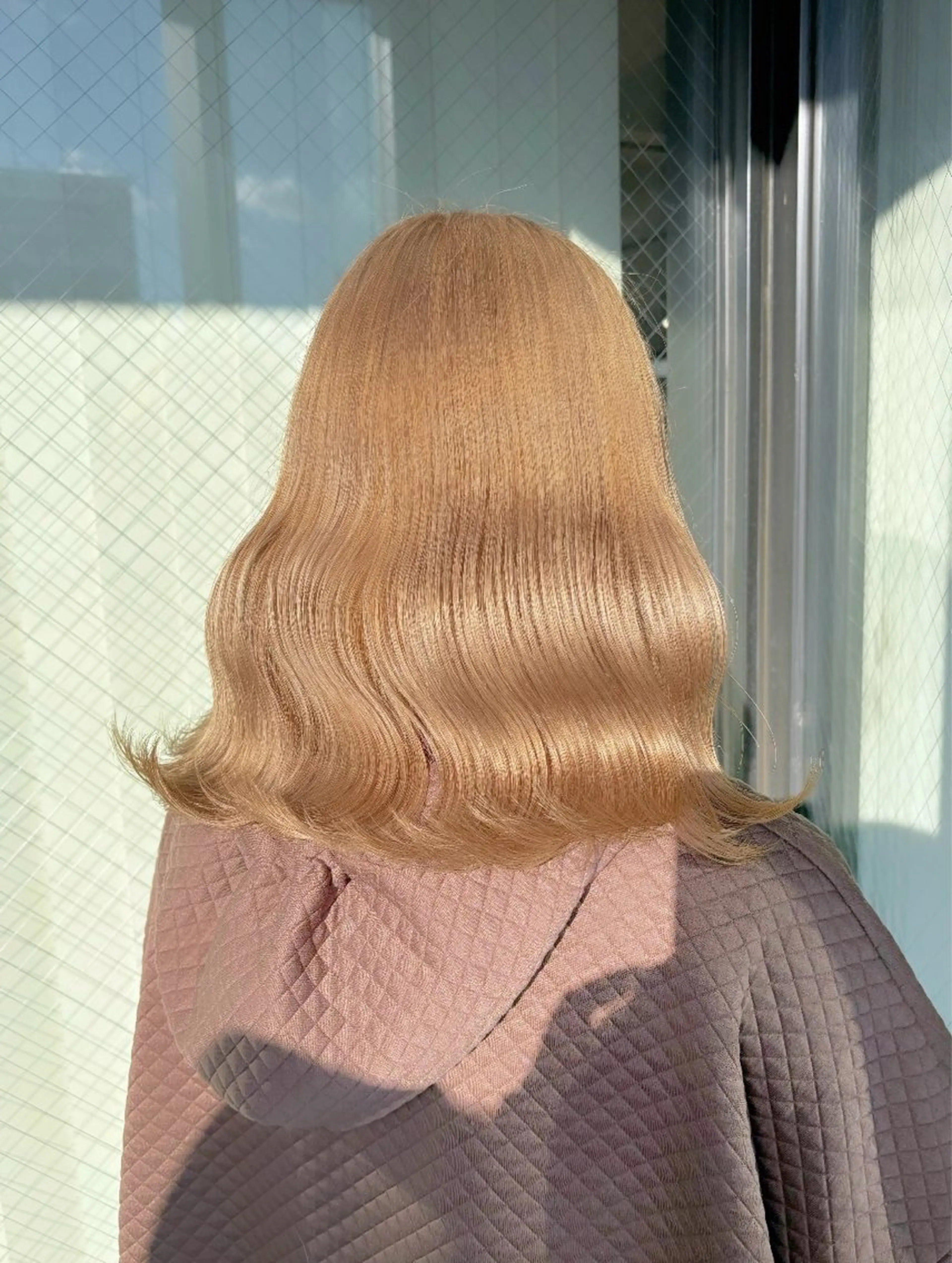 ミディアム カラー ベージュカラー ブリーチ ダブルカラー グレージュ ハイトーンカラー ヘアカラー トリートメント 暖色カラー🍒 ケアブリーチ/akiのヘアスタイル