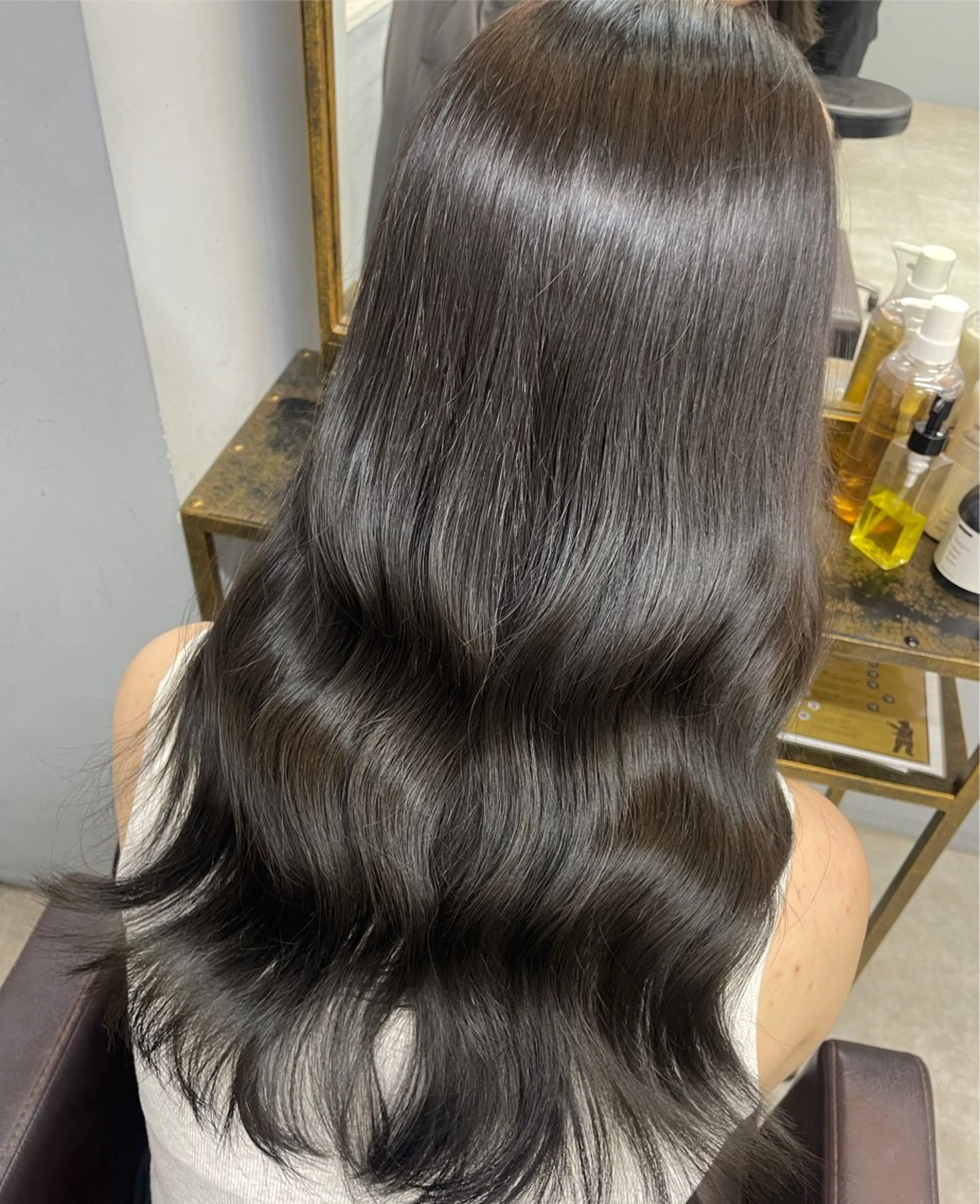 セミロング 佐藤 菜穂のヘアスタイル