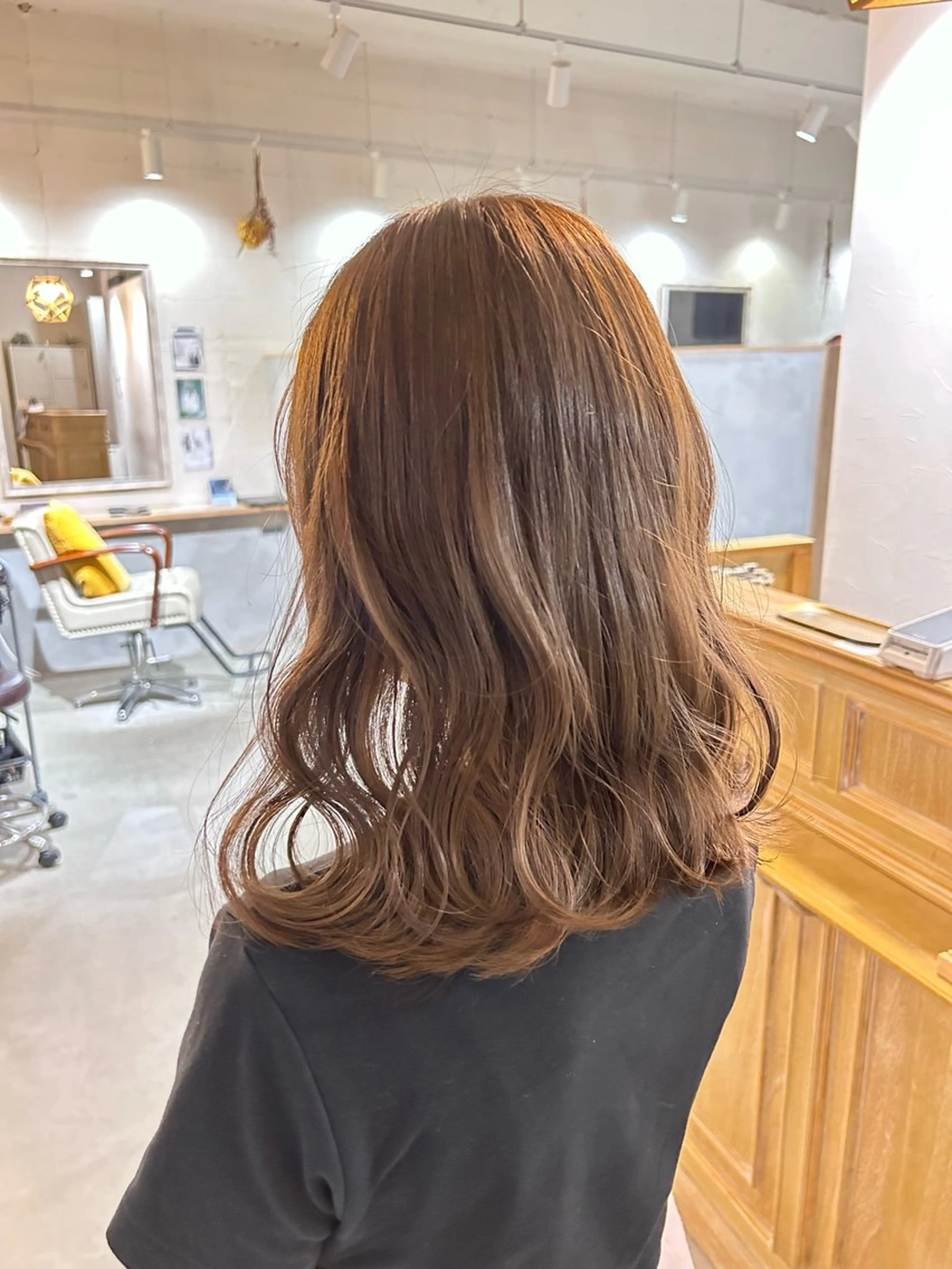 ミディアム カラー ベージュカラー 瀬川 夏緒のヘアスタイル