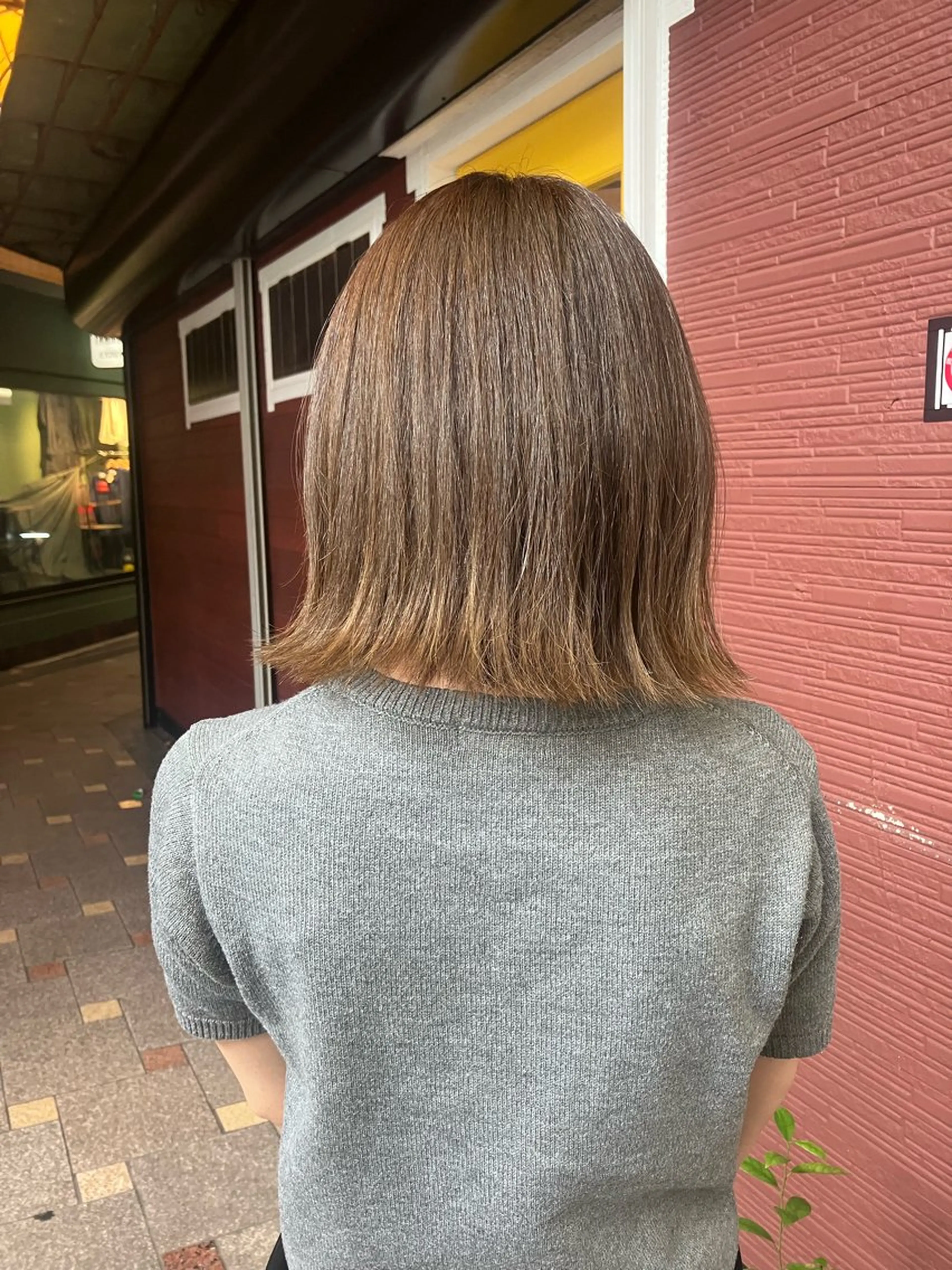 カット＋[イルミナカラーorアディクシーカラー]＋内部補修トリートメント《透明感/外国人風/レイヤー/暖色》の写真