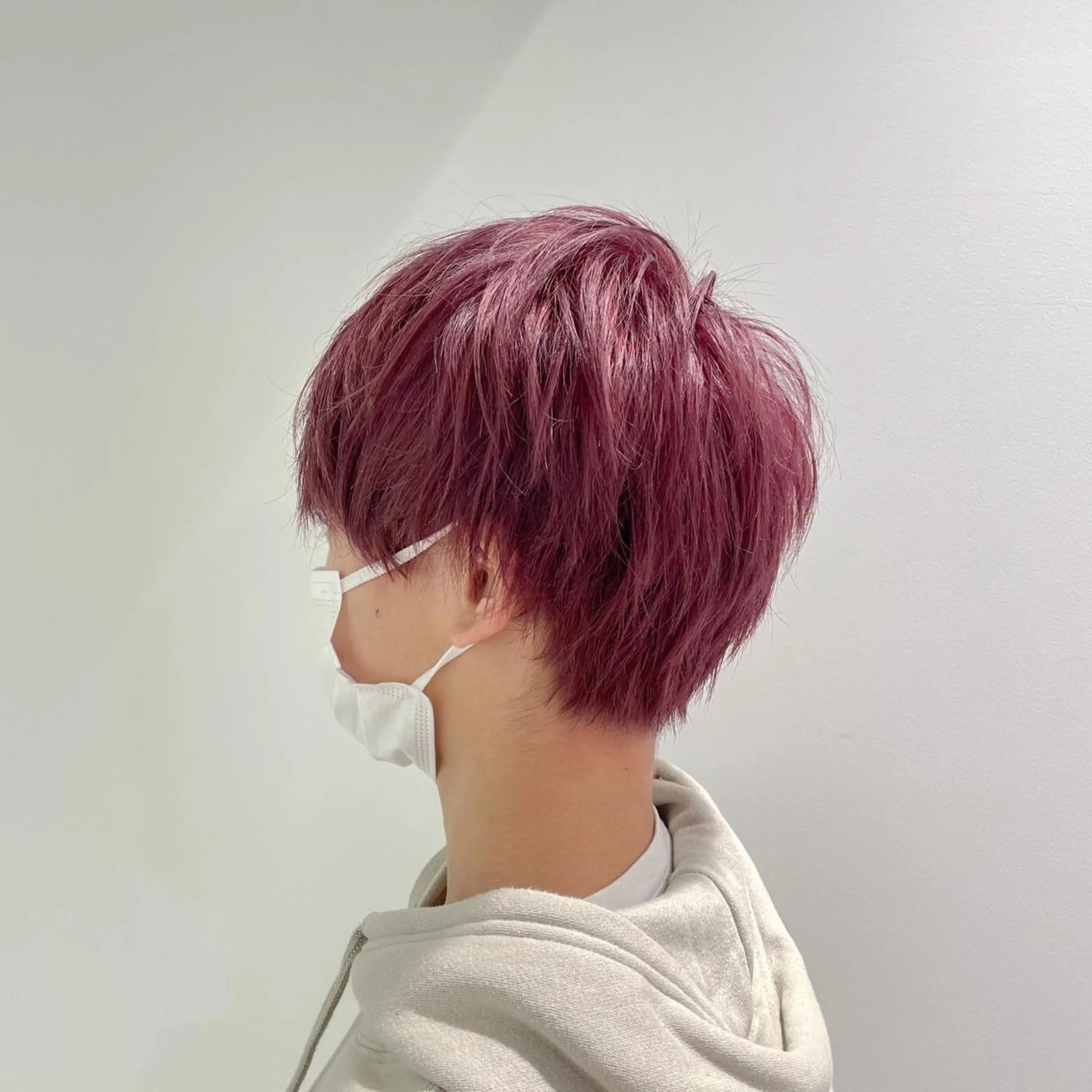 ショート カラー パーマ ヘアアレンジ メンズ マッシュ メンズウルフカット ウルフカット 【縮毛矯正ブリーチ】 MANATO🌈のヘアスタイル