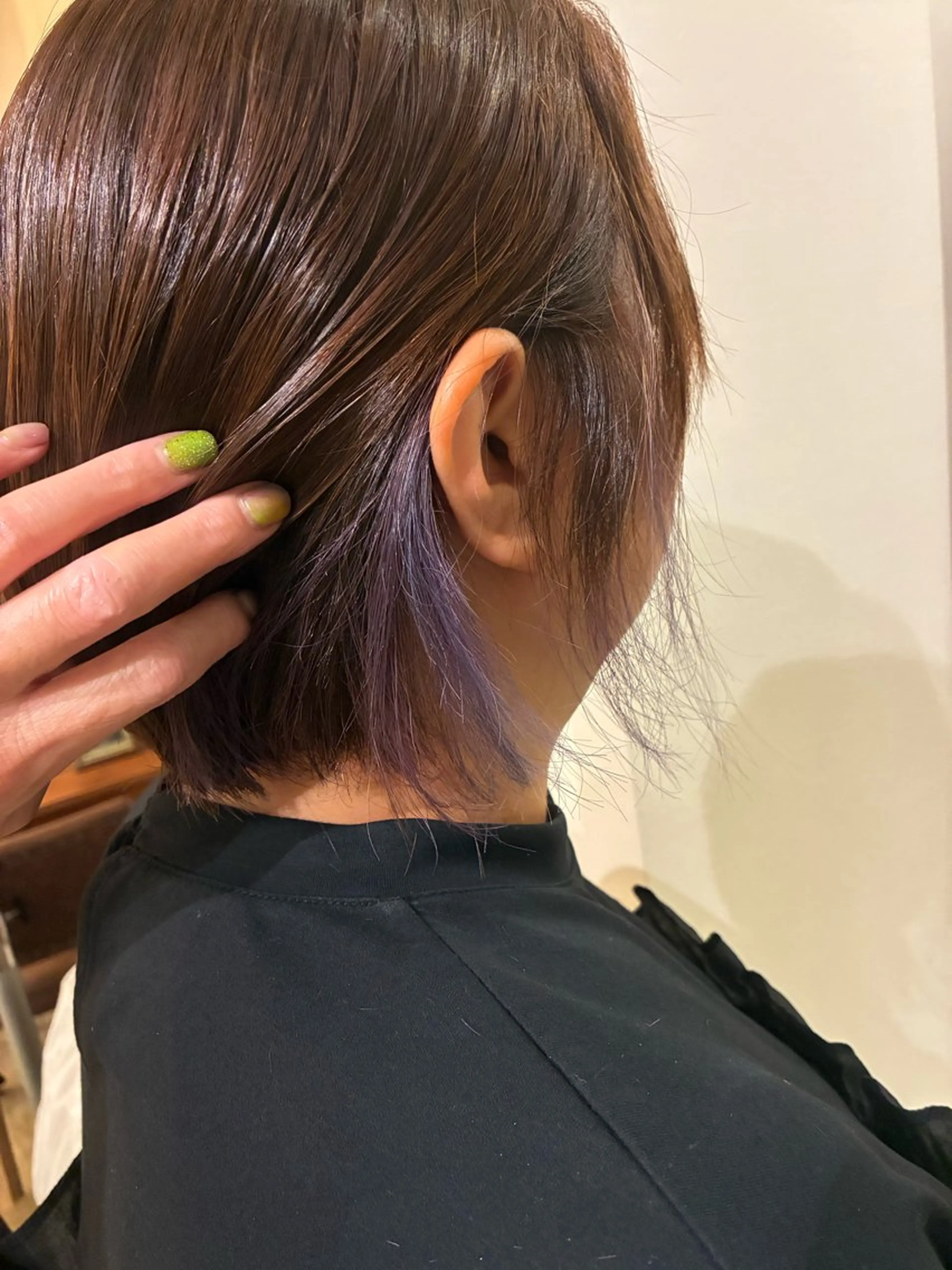 日中営業時間メニュー価格です✨インナーカラーと全体カラーになりますꕤ︎︎·͜·長さにより料金が変わってきます。ブリーチ込の写真