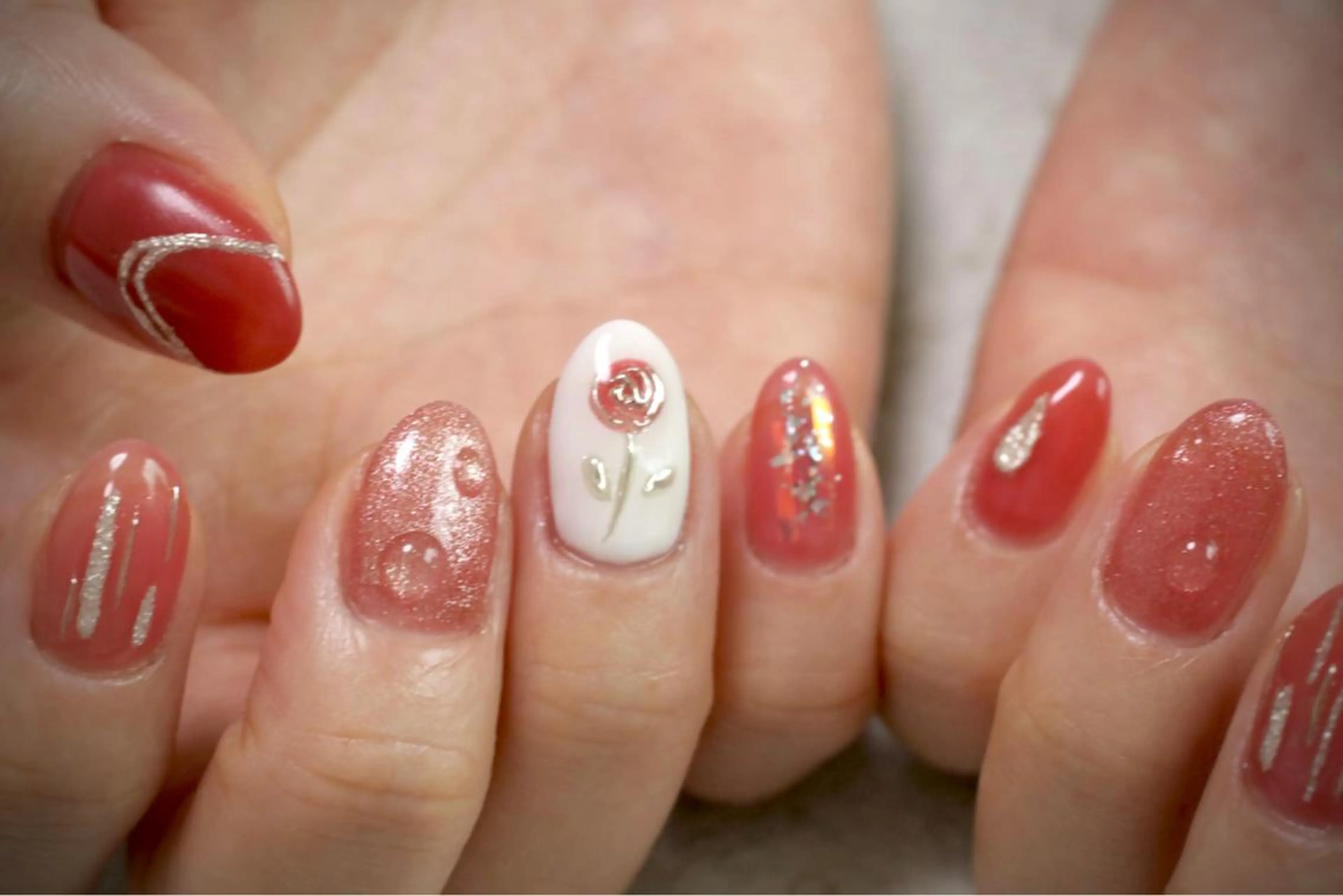 ネイル オーロラネイル カジュアル ジェルネイル ラメ(グリッター) マグネットネイル ハンドネイル MH Nailのネイルデザイン