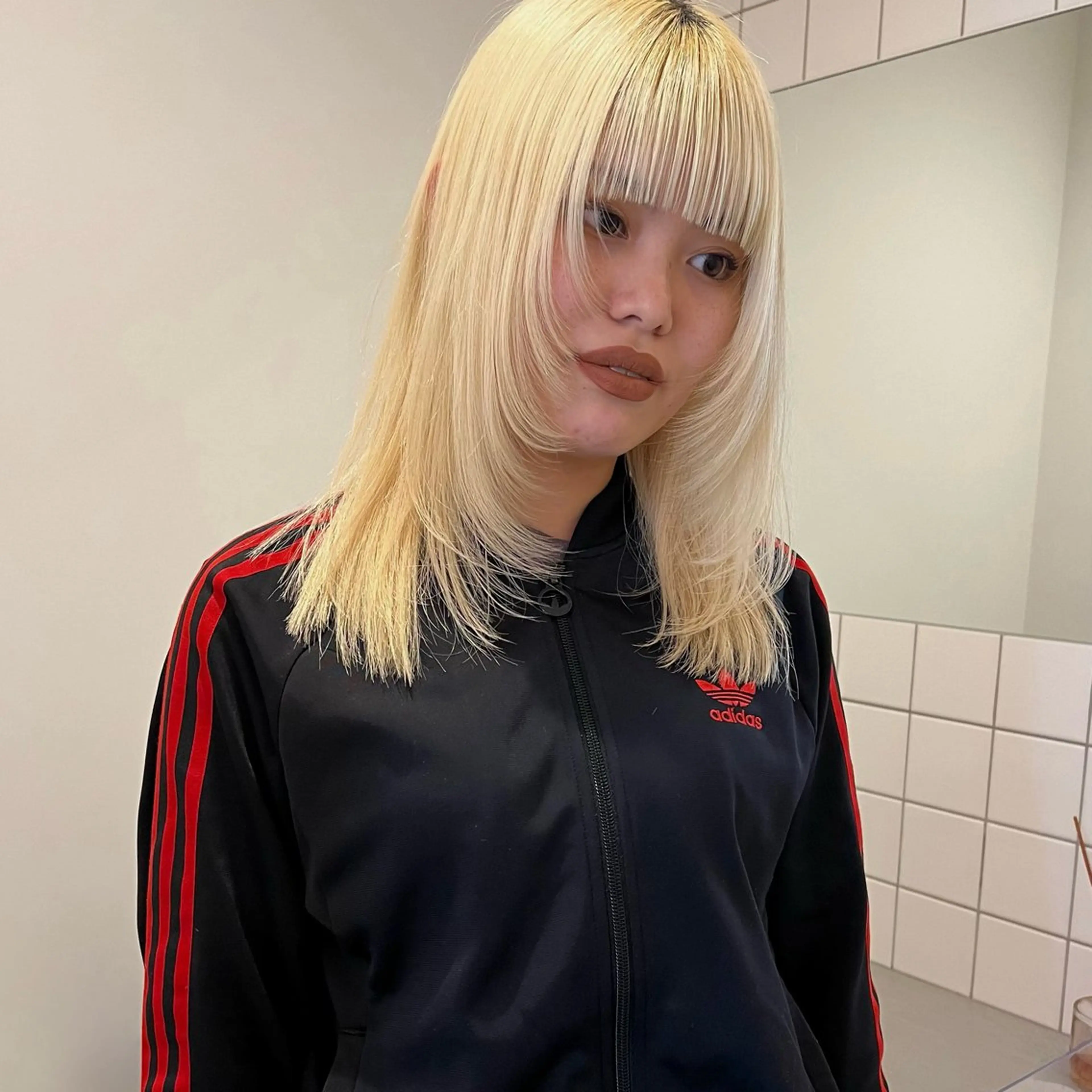 ミディアム 顔周りカット 舟橋耀/ブリーチカラ ー/レイヤーカットのヘアスタイル