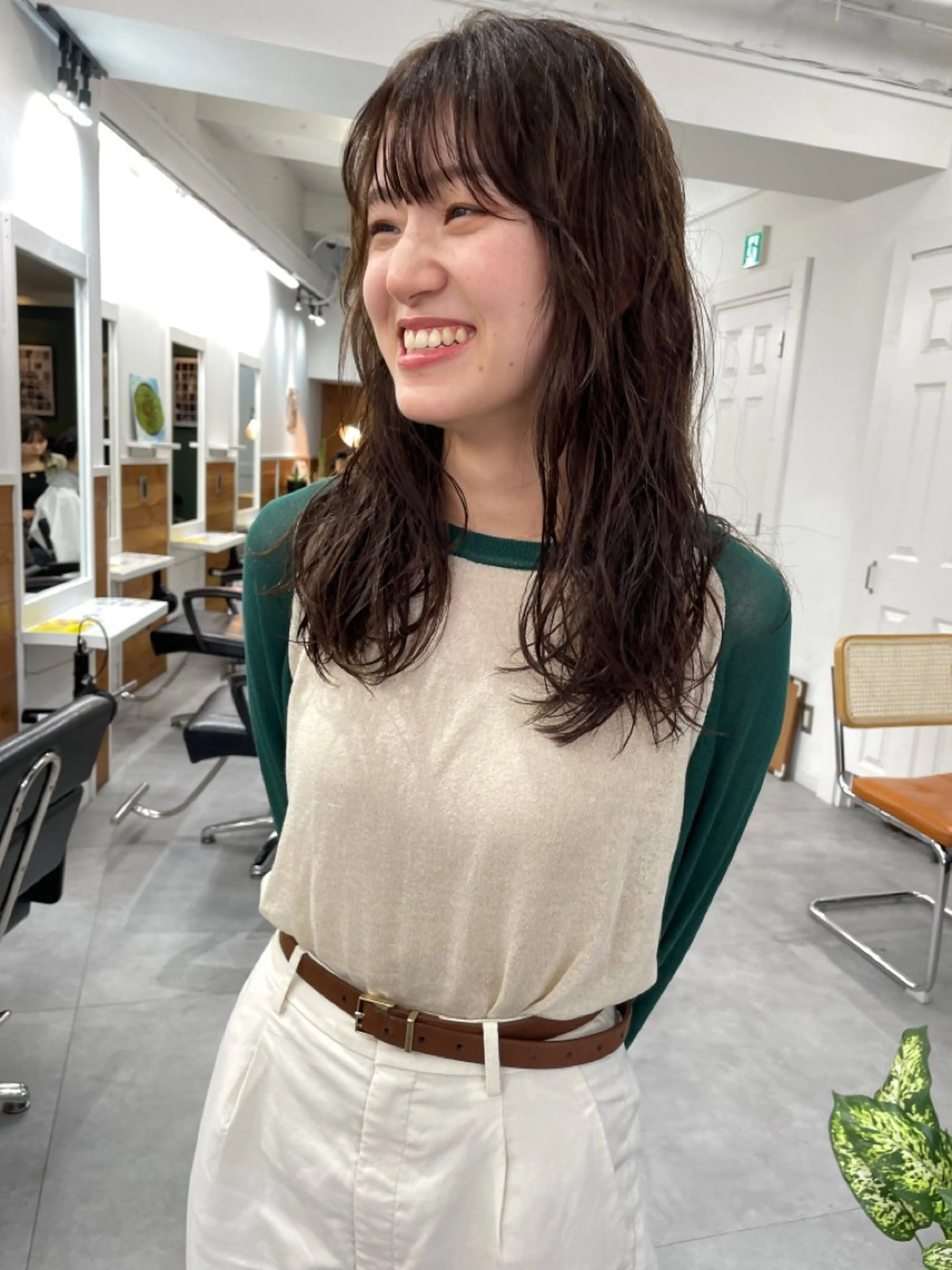 ミディアム カラー パーマ ミディアムパーマ ニュアンスパーマ カット ヘアカラー パーマ トリートメント レイヤー／似合わせ TAKUYAのヘアスタイル