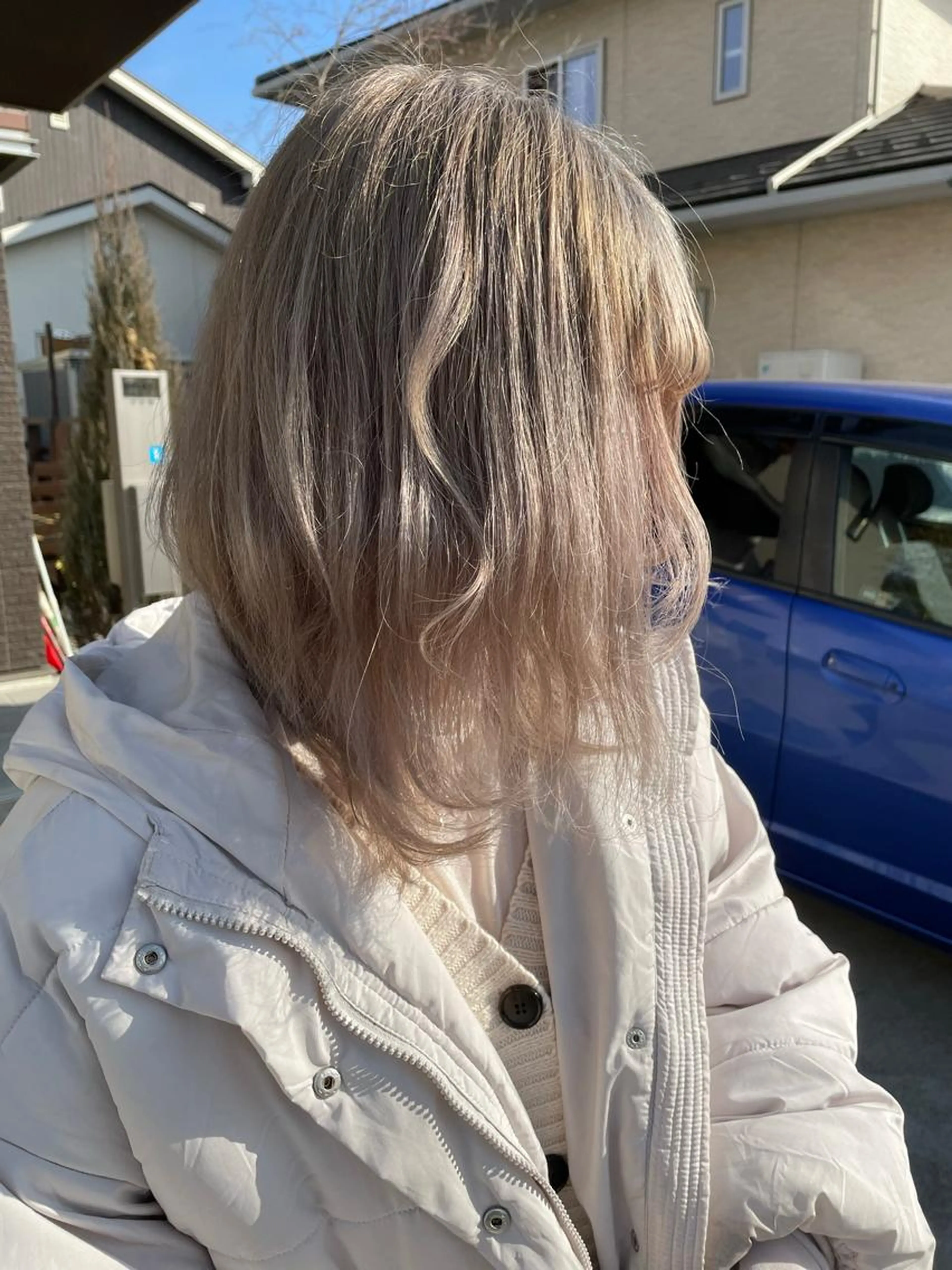 🪽ブリーチカラー➕カット🪽　※ロング料金550円​〜​1650円かかる場合がございますの写真