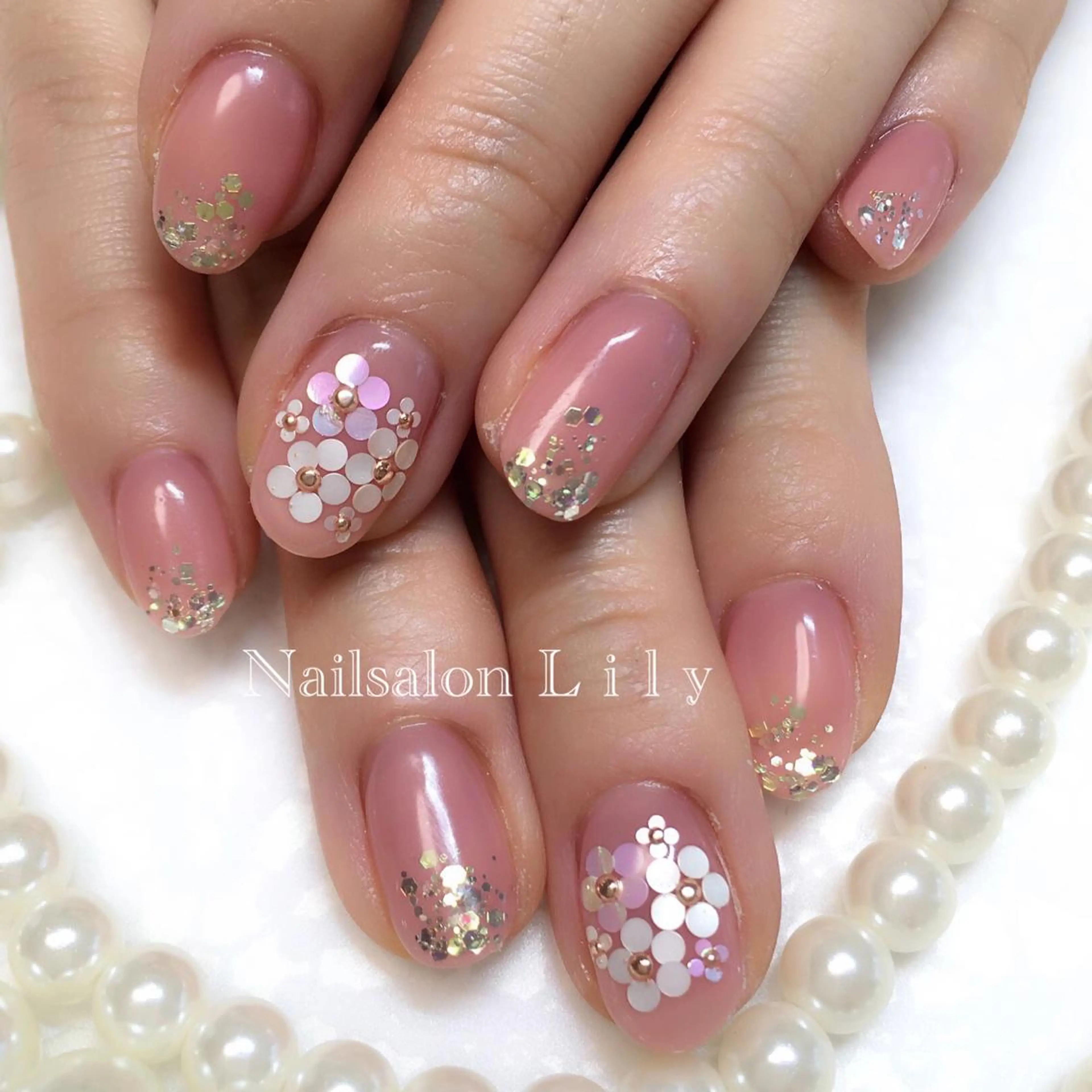 ネイル ホログラムネイル Lily*nail 🌻Mii🌻のネイルデザイン