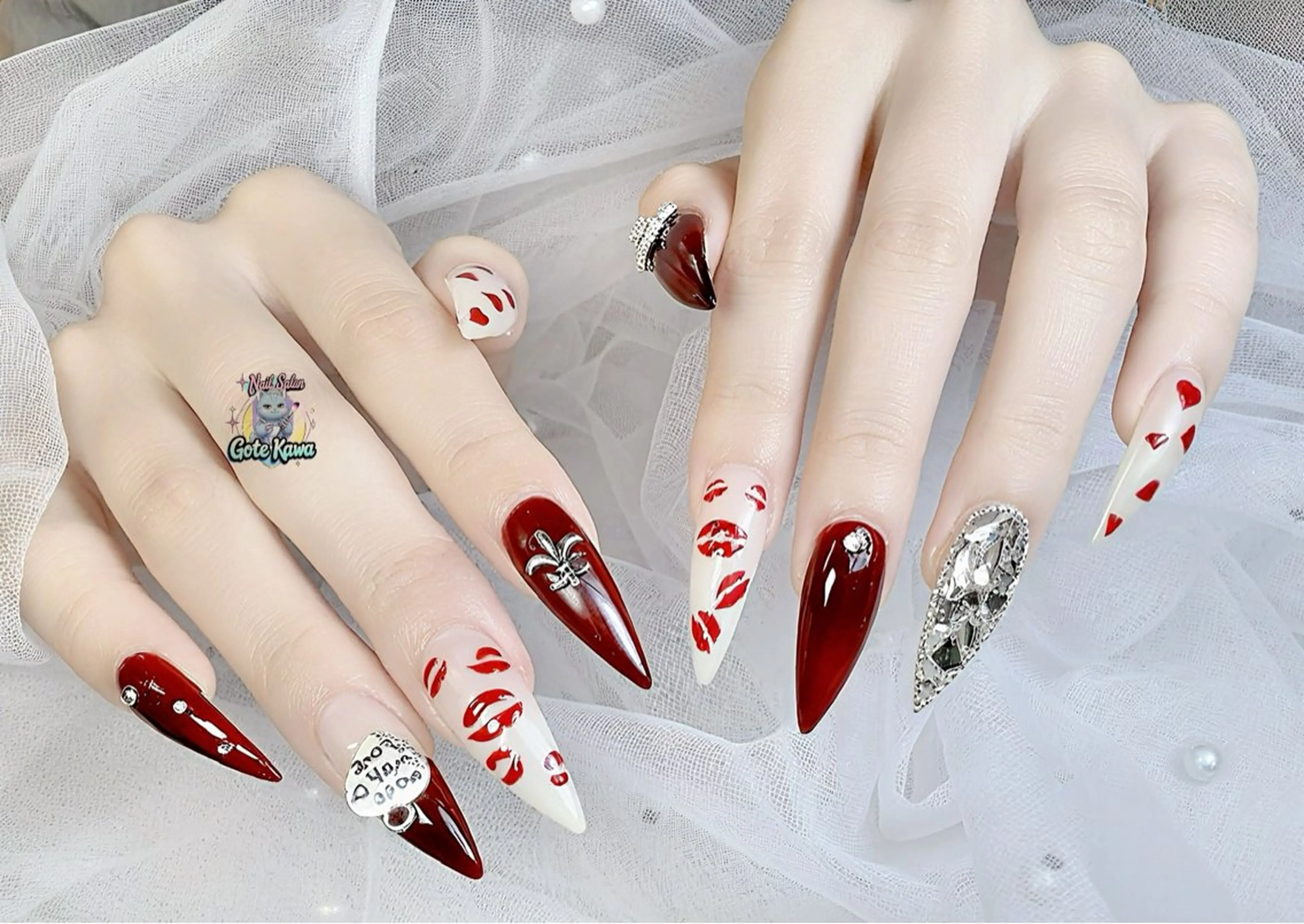 ネイル アートネイル オーロラネイル ボルドー チークネイル フレンチネイル ハンドネイル ハンドケア Gote Kawa nail salonのネイルデザイン
