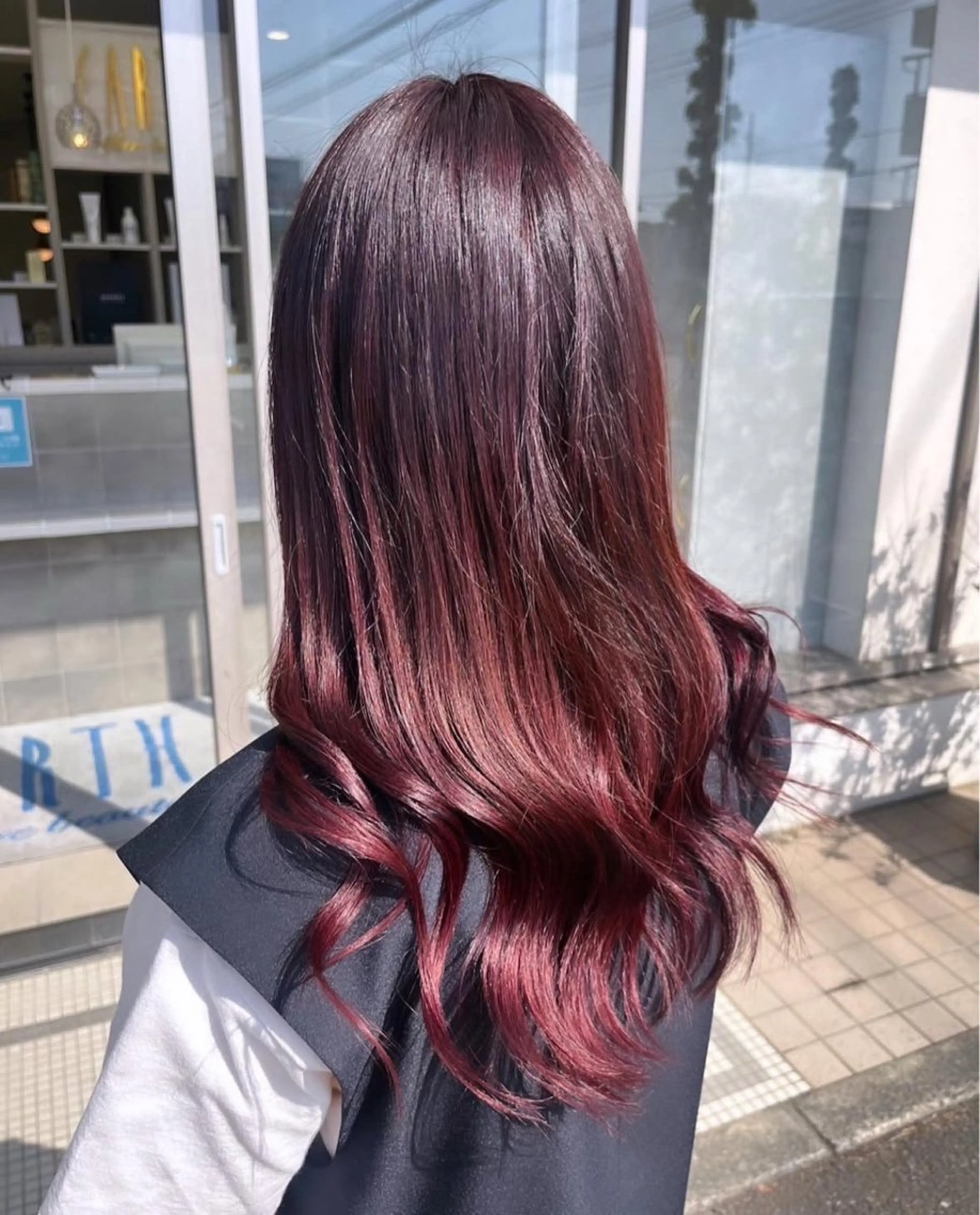 カラー ヘアカラー 根本 美咲のヘアスタイル