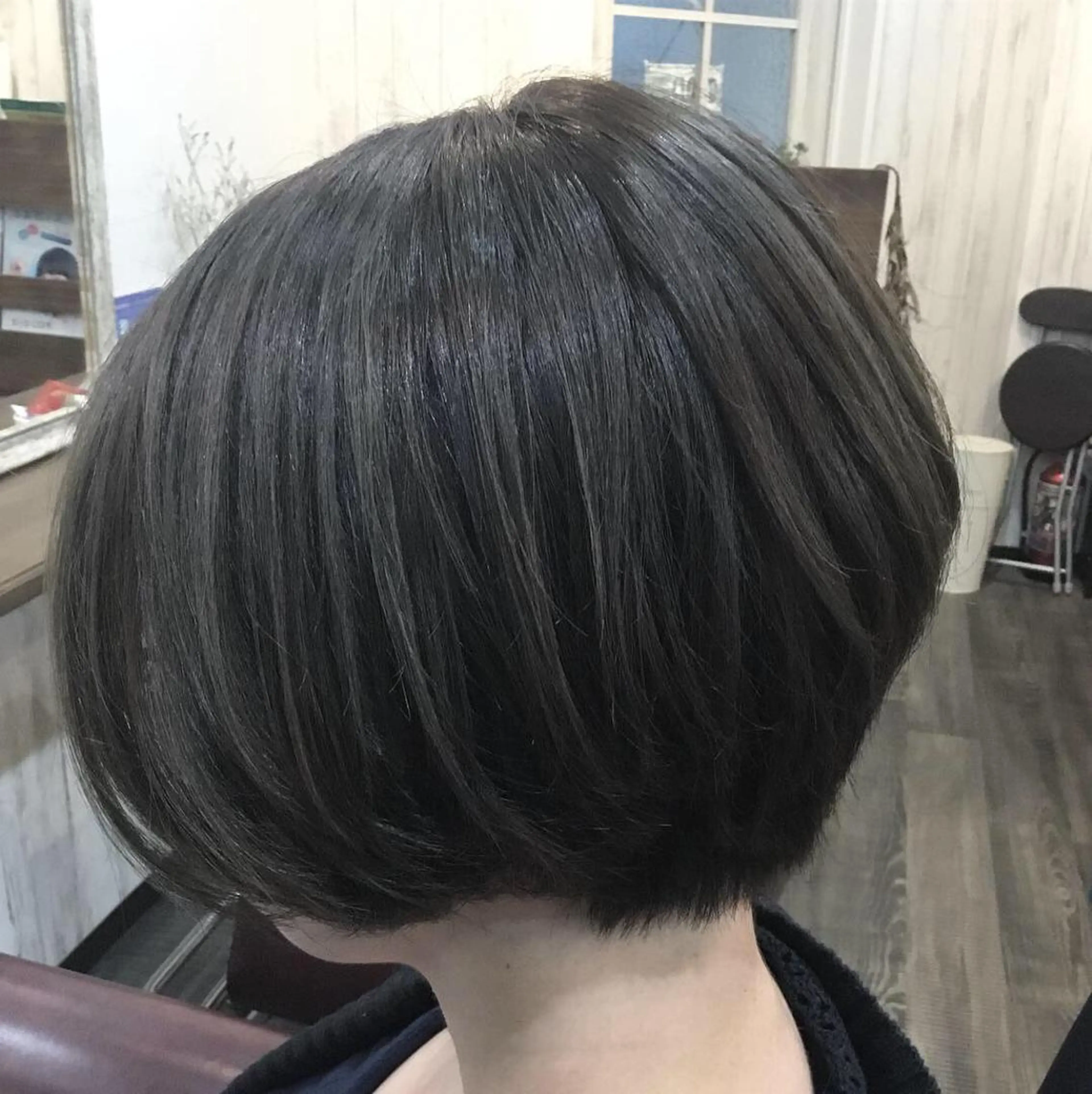 ショート カラー パーマ 金崎 新吾のヘアスタイル