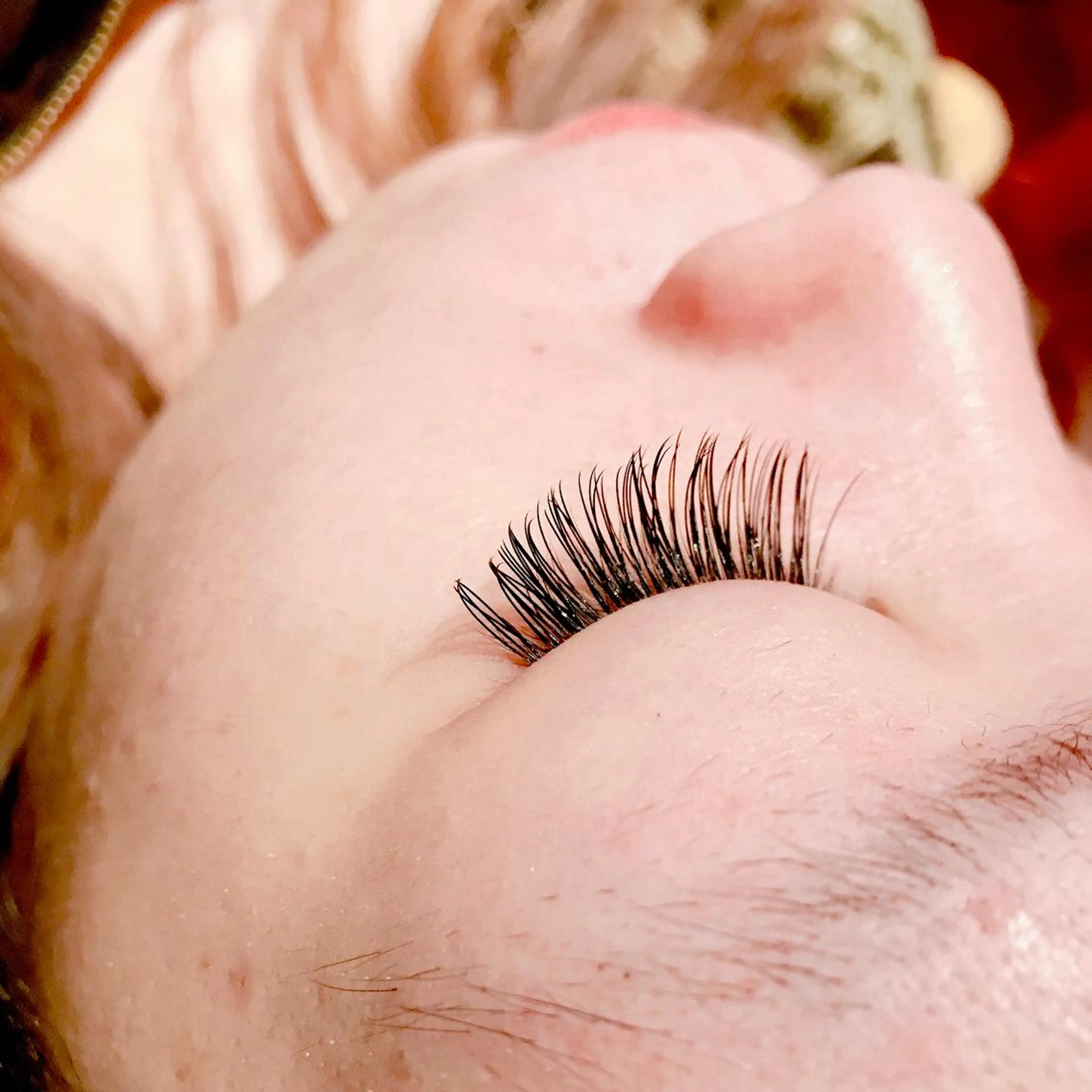 マツエク・マツパ UMEDA FIGAROのヘアスタイル