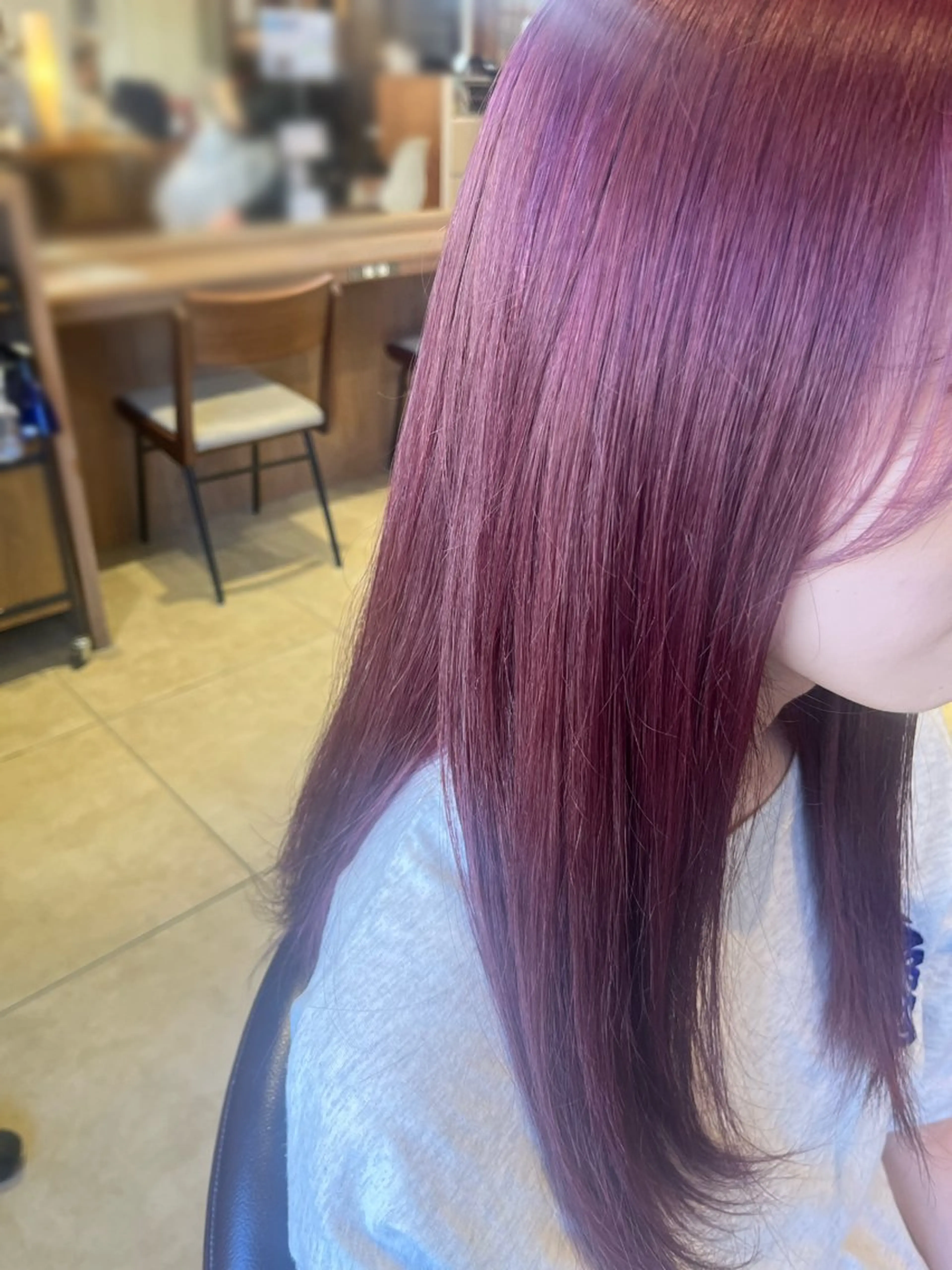 カラー 安達 葵のヘアスタイル