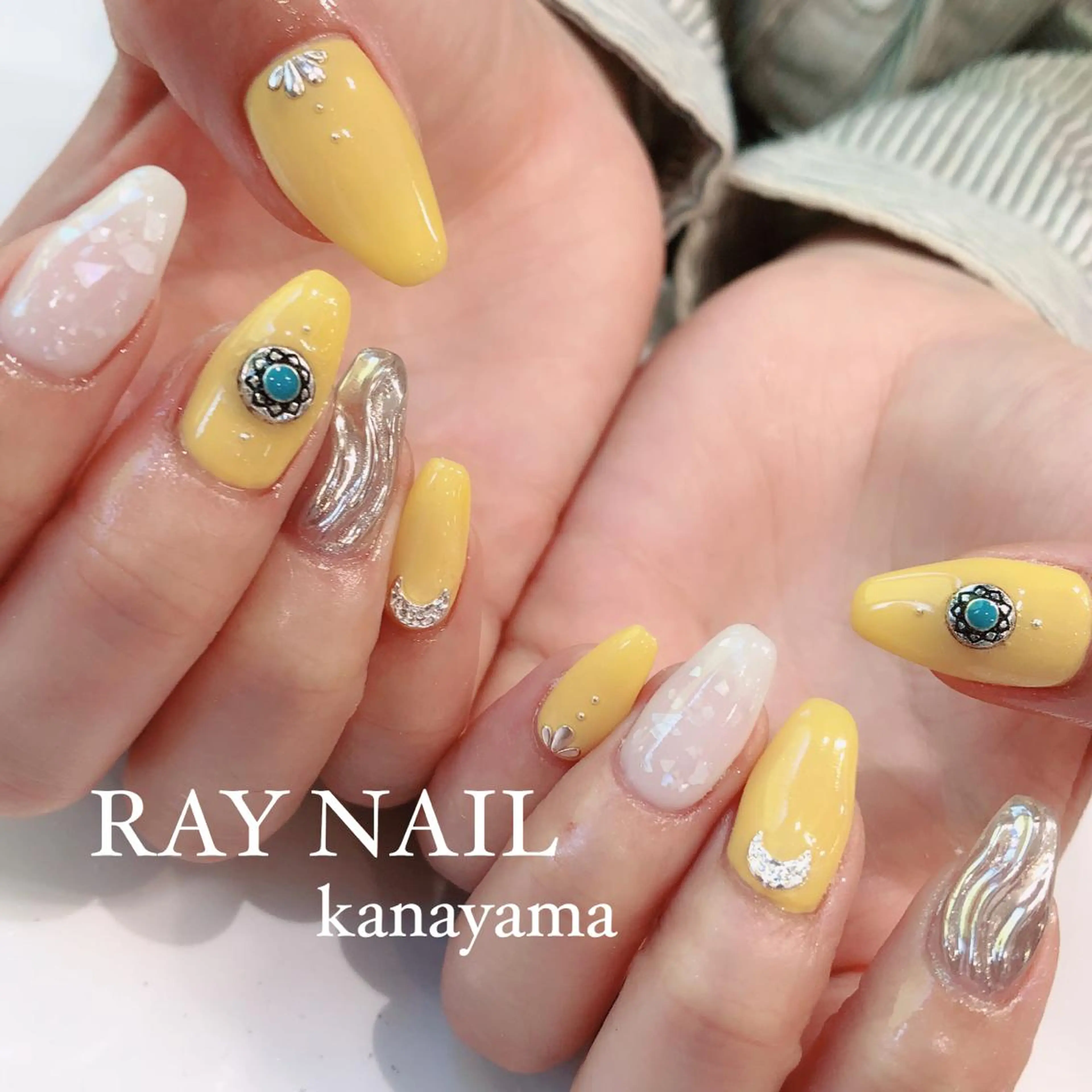 ネイル 夏ネイル 黄色 Arowa 伊田のネイルデザイン