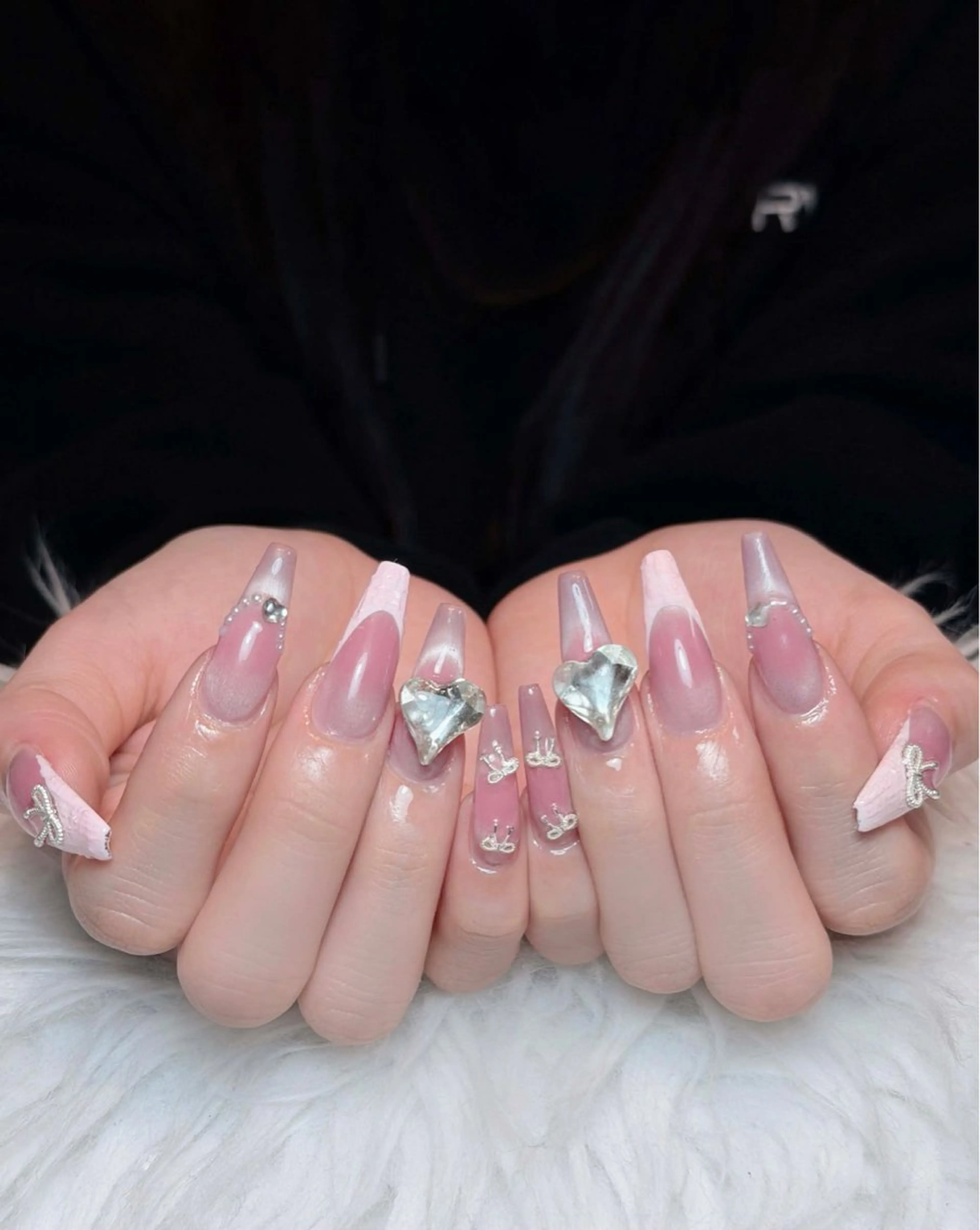 ネイル チークネイル ドット フレンチネイル グラデーション ハート ハンドネイル ハンドケア Eli Nails 新宿のネイルデザイン