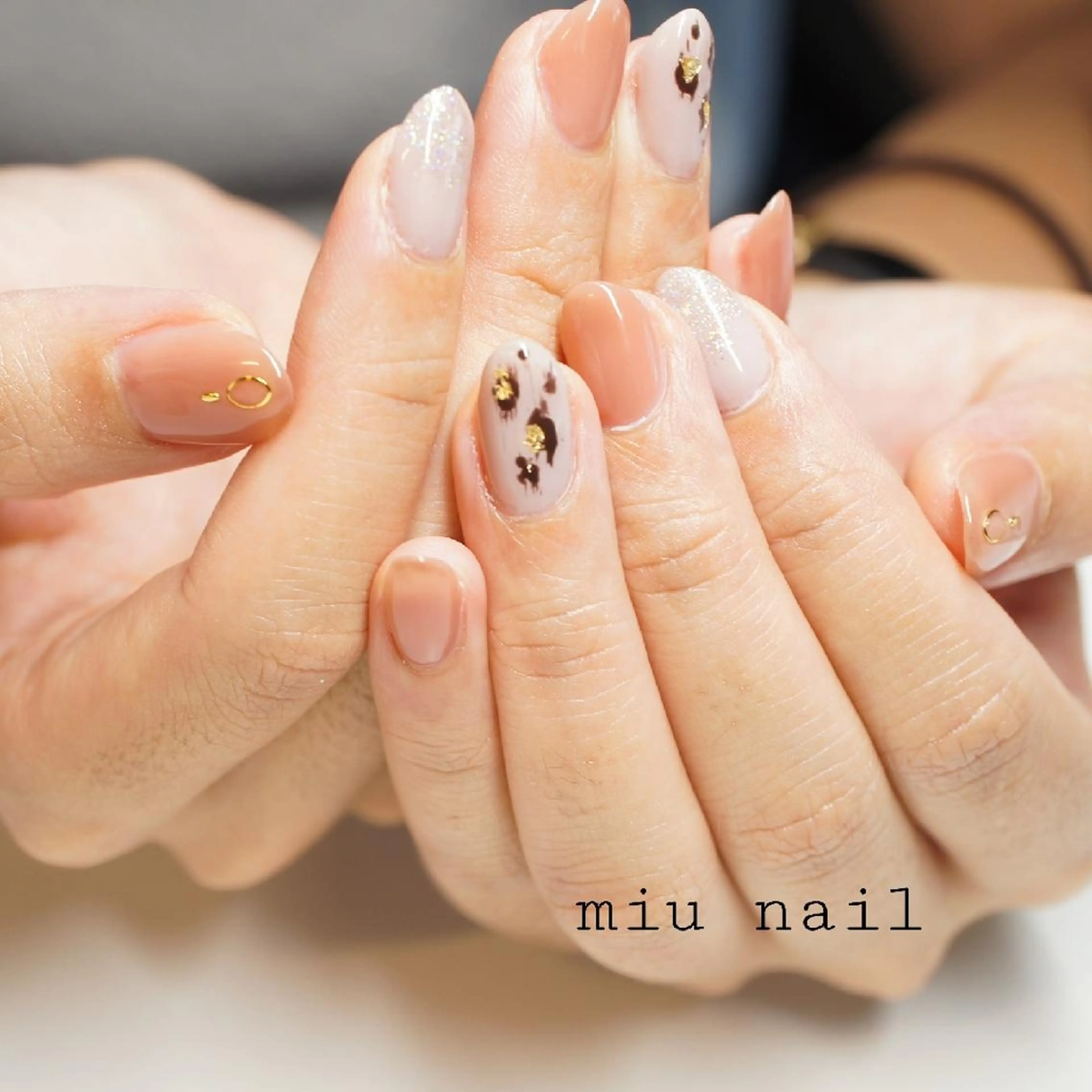ネイル アニマル柄 アートネイル ラメ(グリッター) オフィスネイル シンプルネイル MIU  nailのネイルデザイン