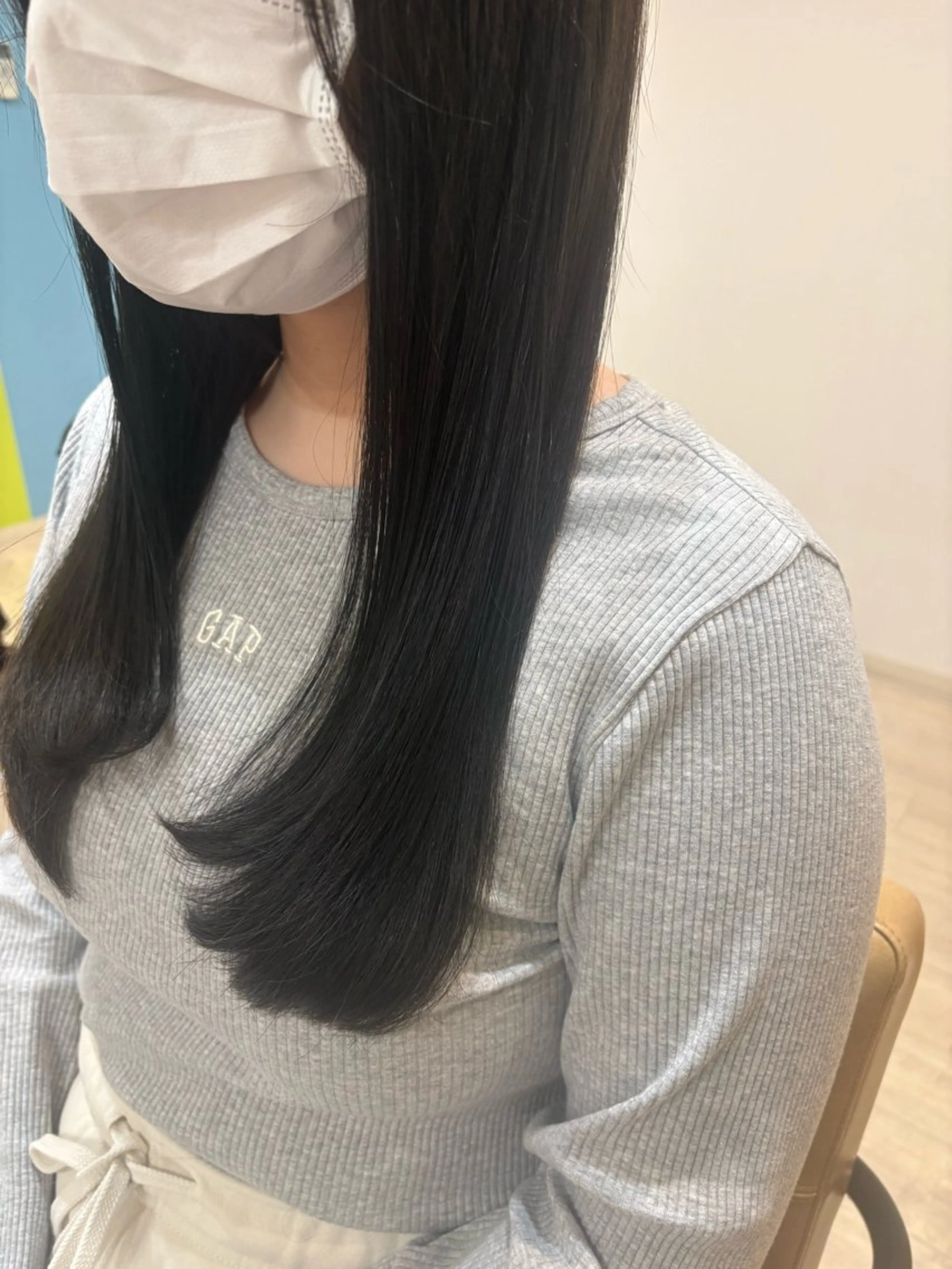 ロング カラー レイヤーカット 岩井 七香のヘアスタイル