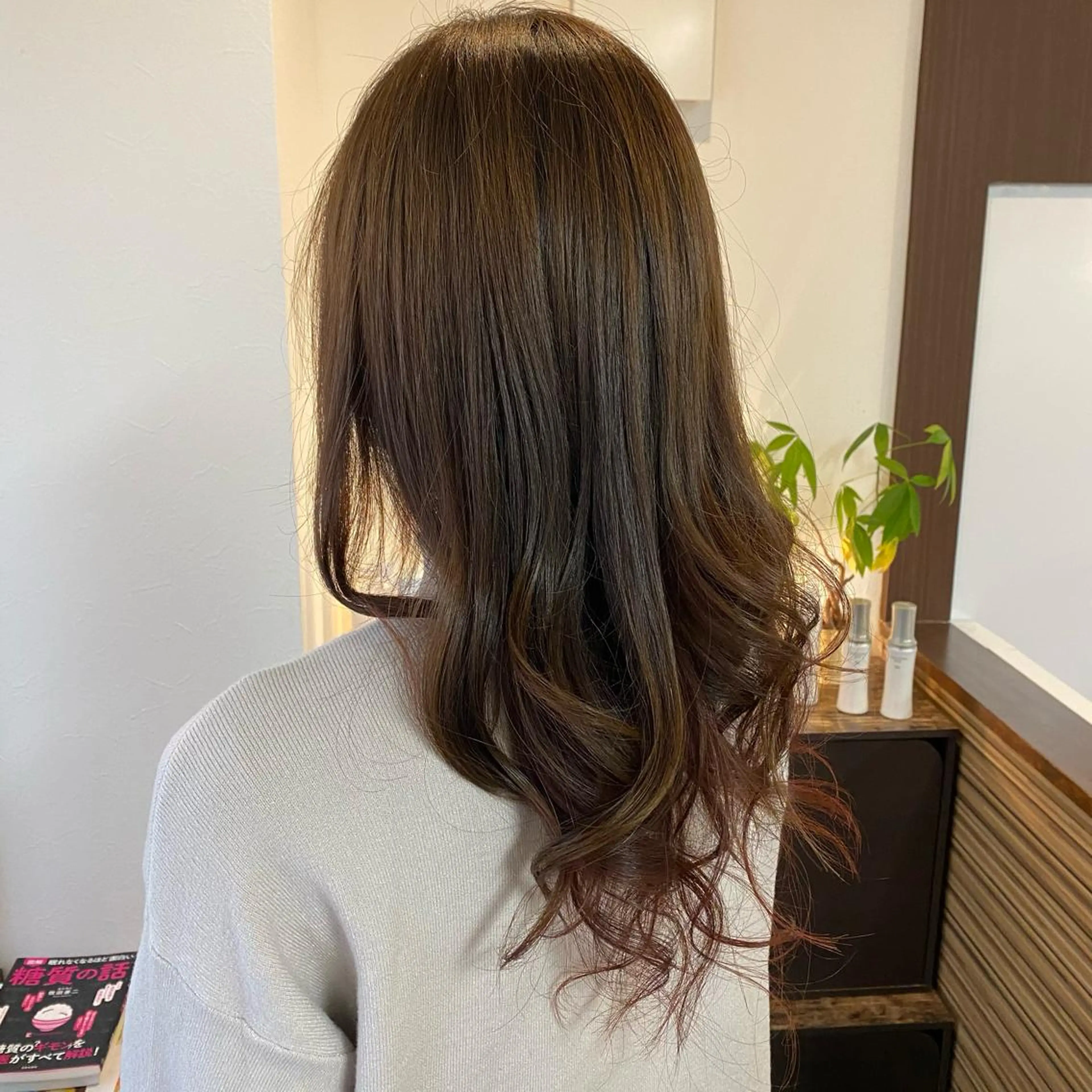 ロング カラー ブリーチ 堀内 七海のヘアスタイル