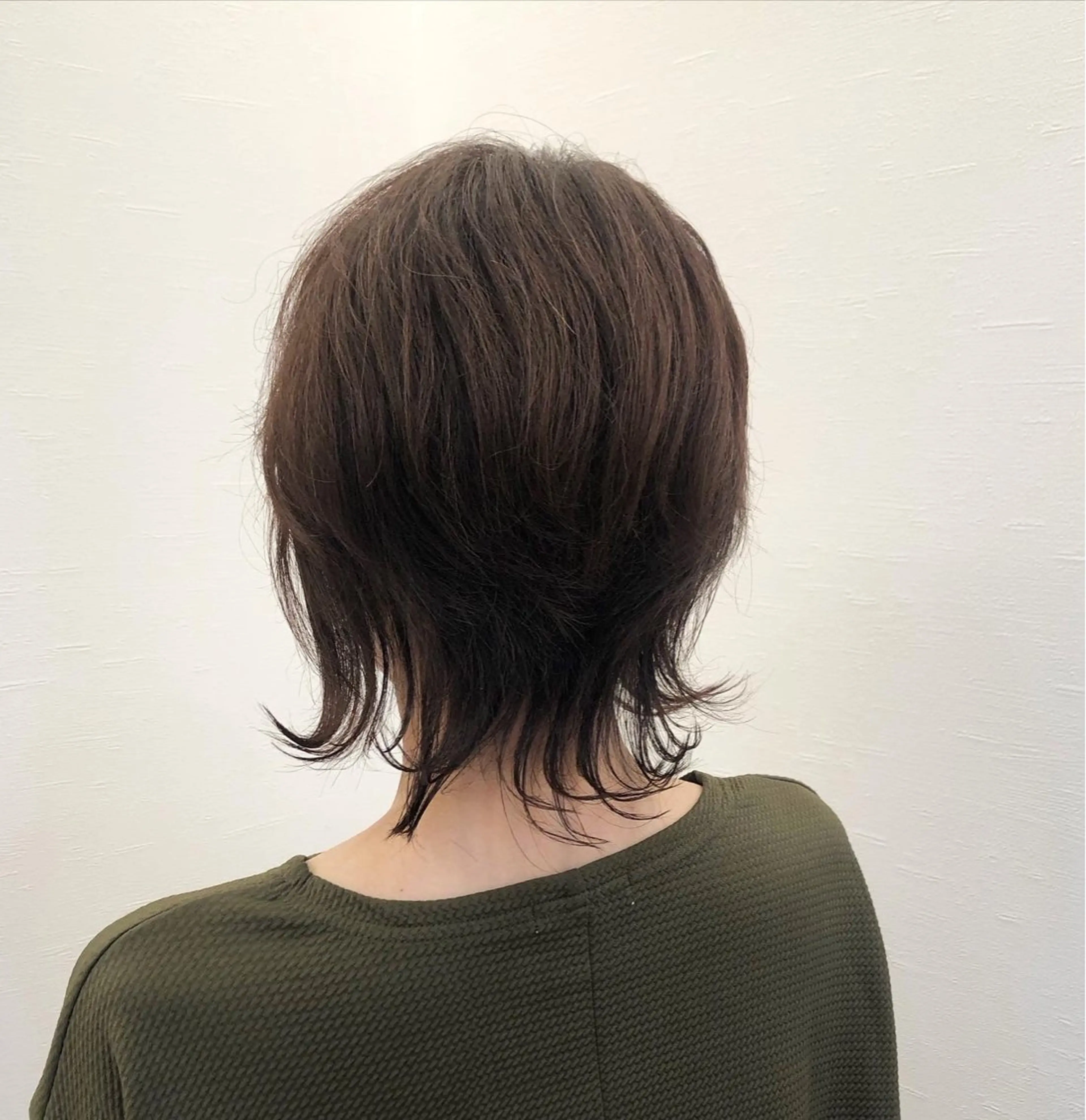 ショート ツノガイ エリのヘアスタイル