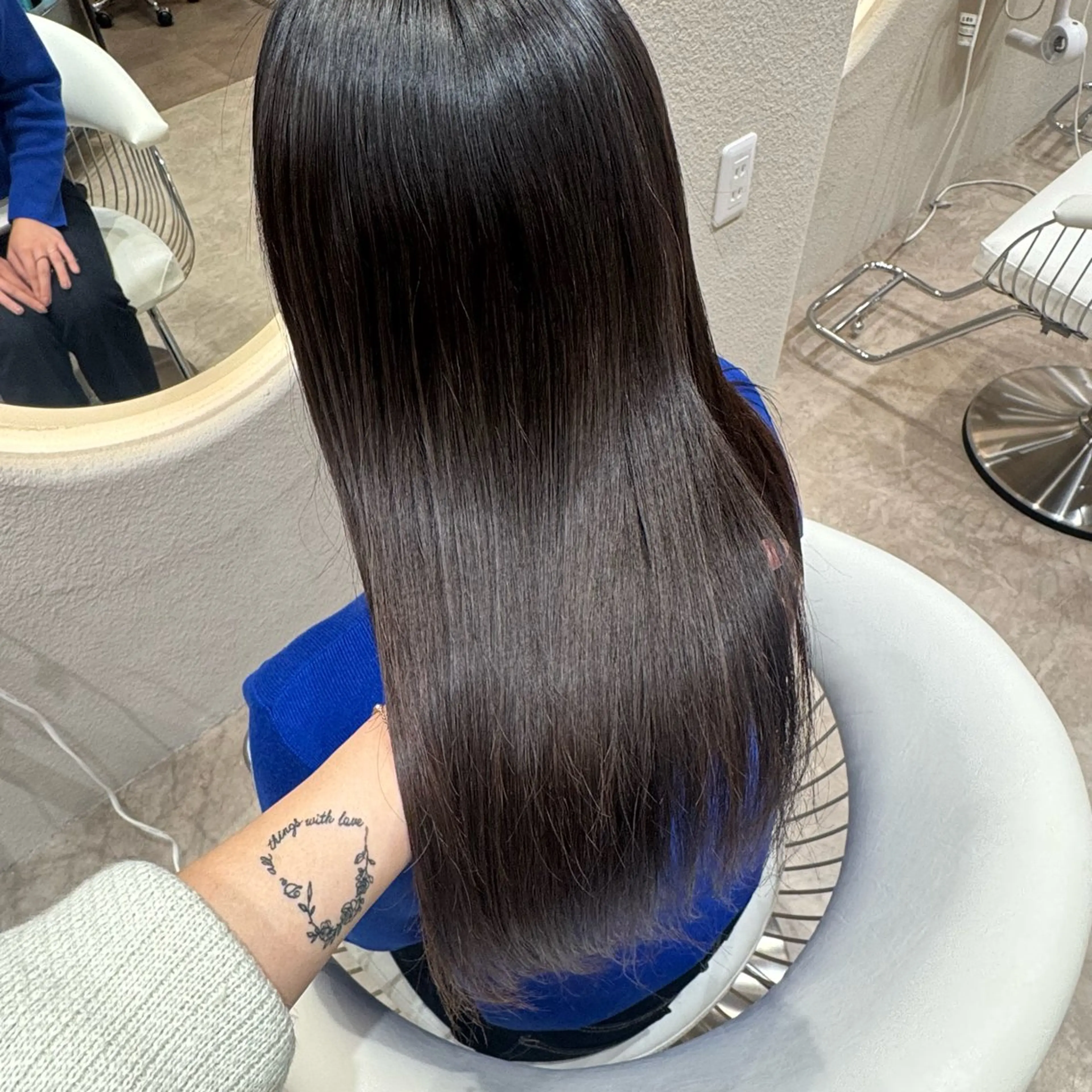 ☔️梅雨シーズンおすすめメニュー☔️カット✂️➕柔らか縮毛矯正🫧➕1step treatment💖の写真