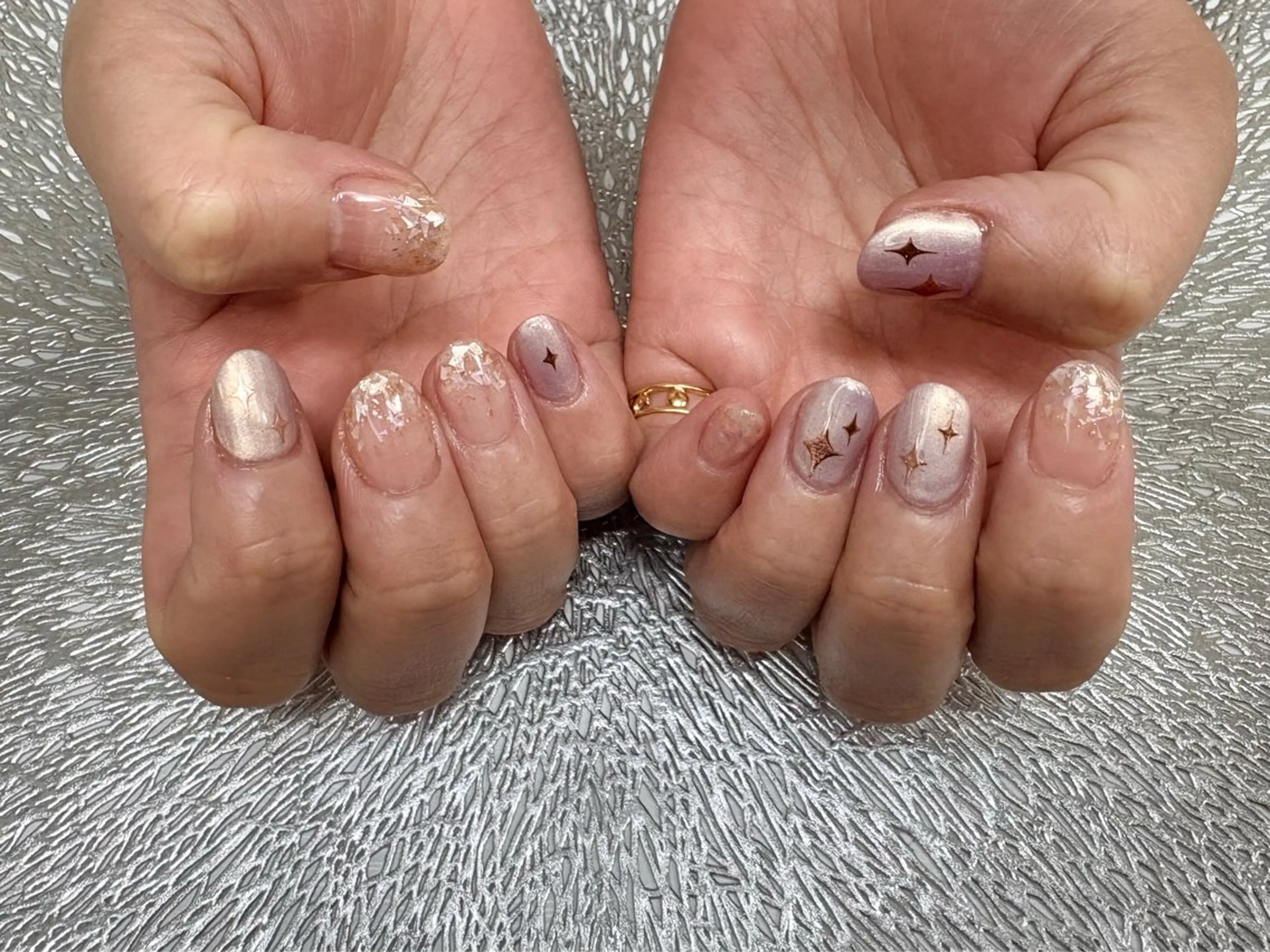 ネイル フットネイル ジェルネイル ラメ(グリッター) マグネットネイル 持ち込み ハンドネイル ハンドケア ♡Bivi♡自爪に 優しいネイルサロンのネイルデザイン