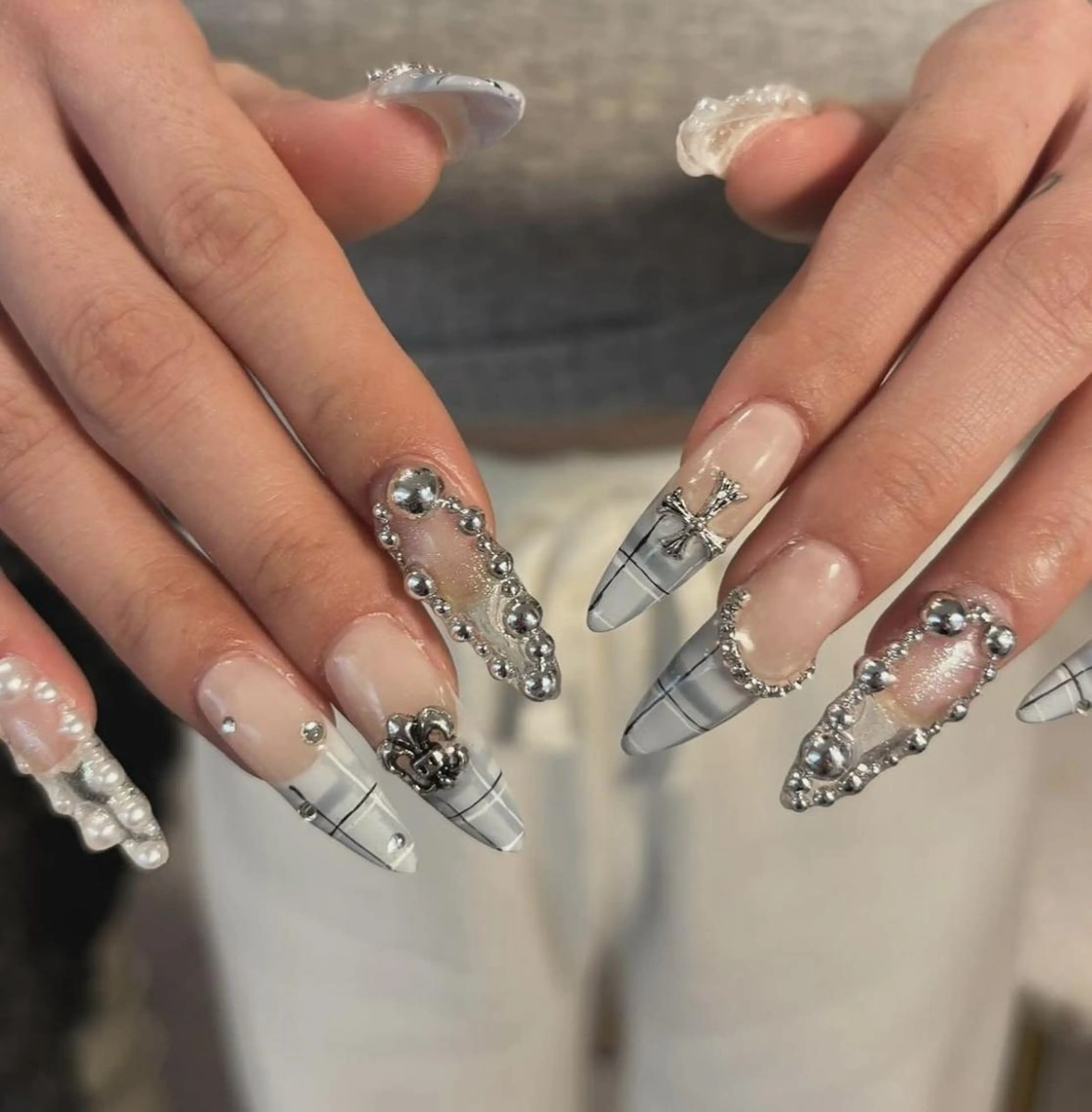 ネイル 長さ出し フレンチネイル グラデーション 卒業式 マグネットネイル ハンドネイル MIHANA NAILのネイルデザイン