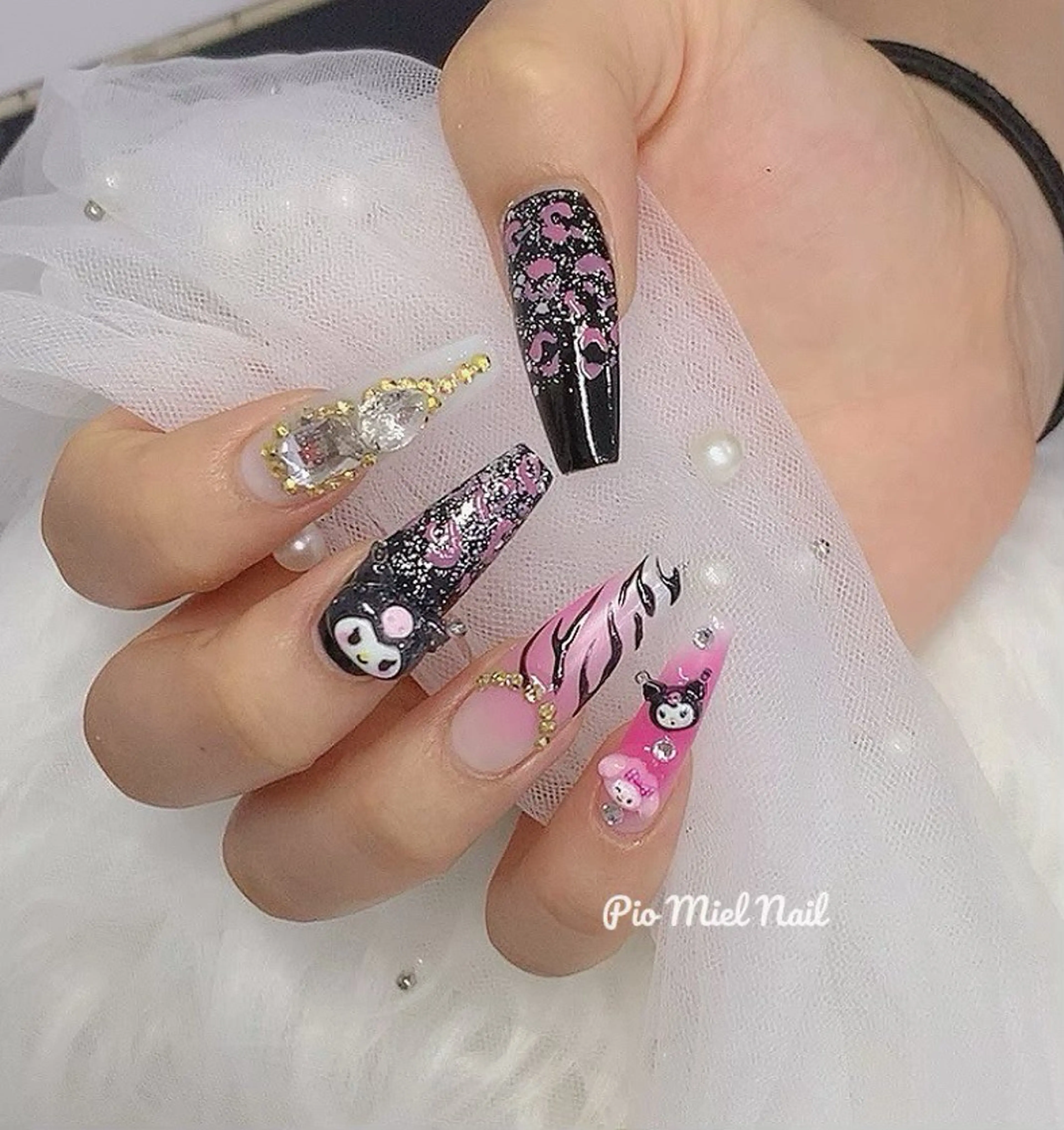 ネイル アニマル柄 ジェルネイル ガーリー ロングネイル パラジェル ハンドネイル HANA 長さだしのネイルデザイン