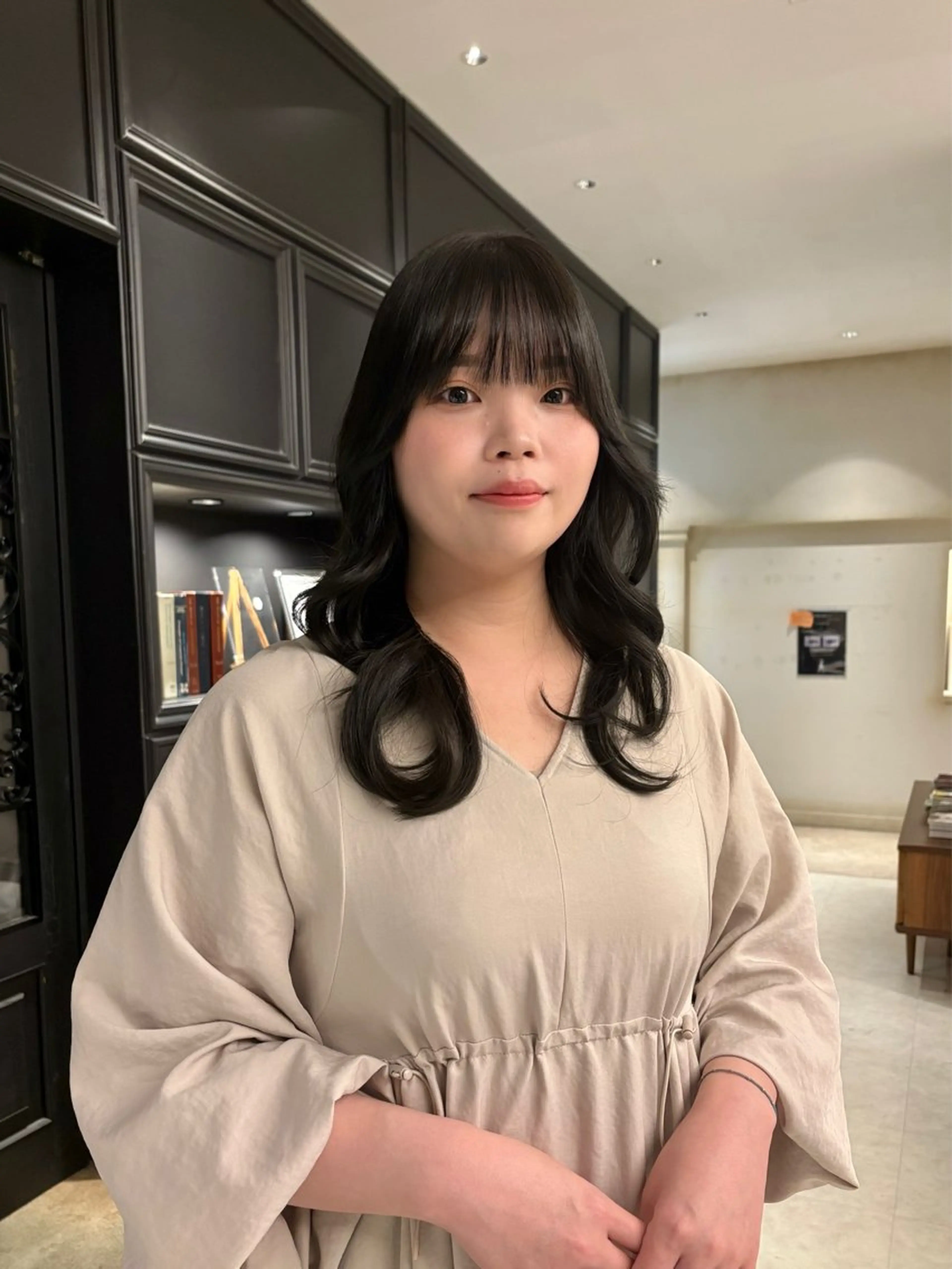 カラー 長谷 若奈のヘアスタイル