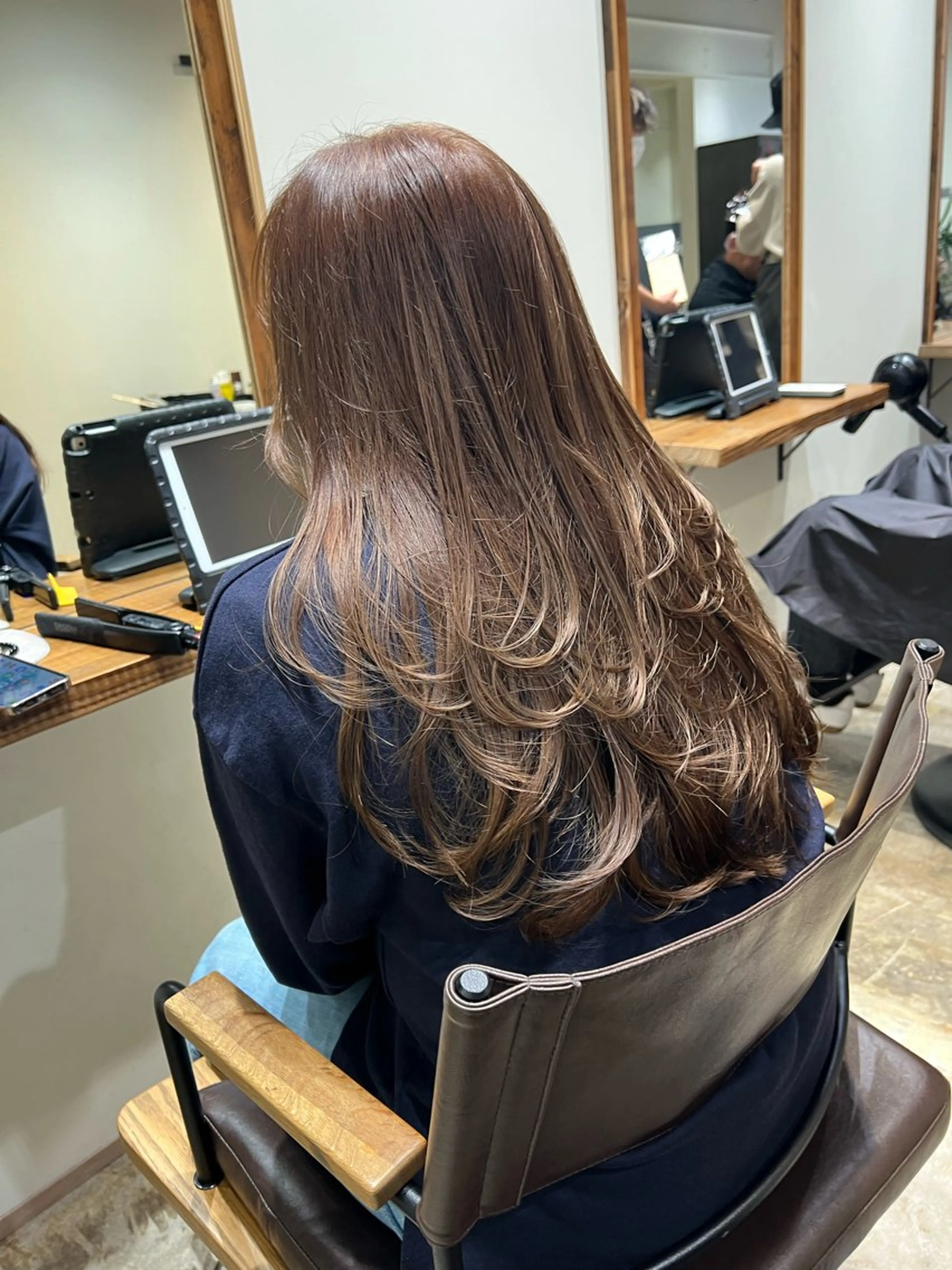 ロング カラー nishido ハイライト/パーマのヘアスタイル