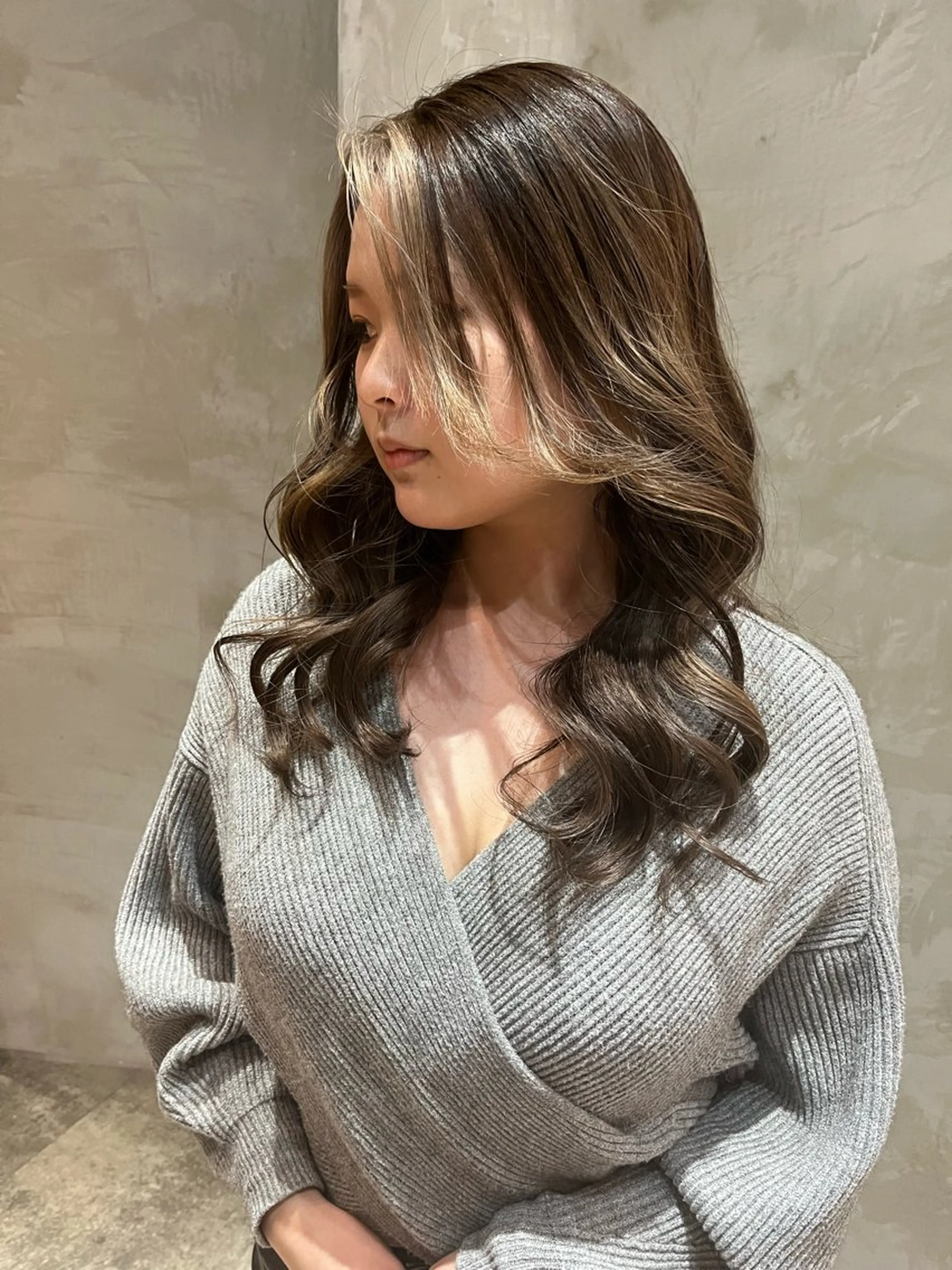 ミディアム カラー ミストバング  フェイスフレーミング カット ヘアカラー トリートメント レイヤー似合わせ 透明感カラーりきやのヘアスタイル