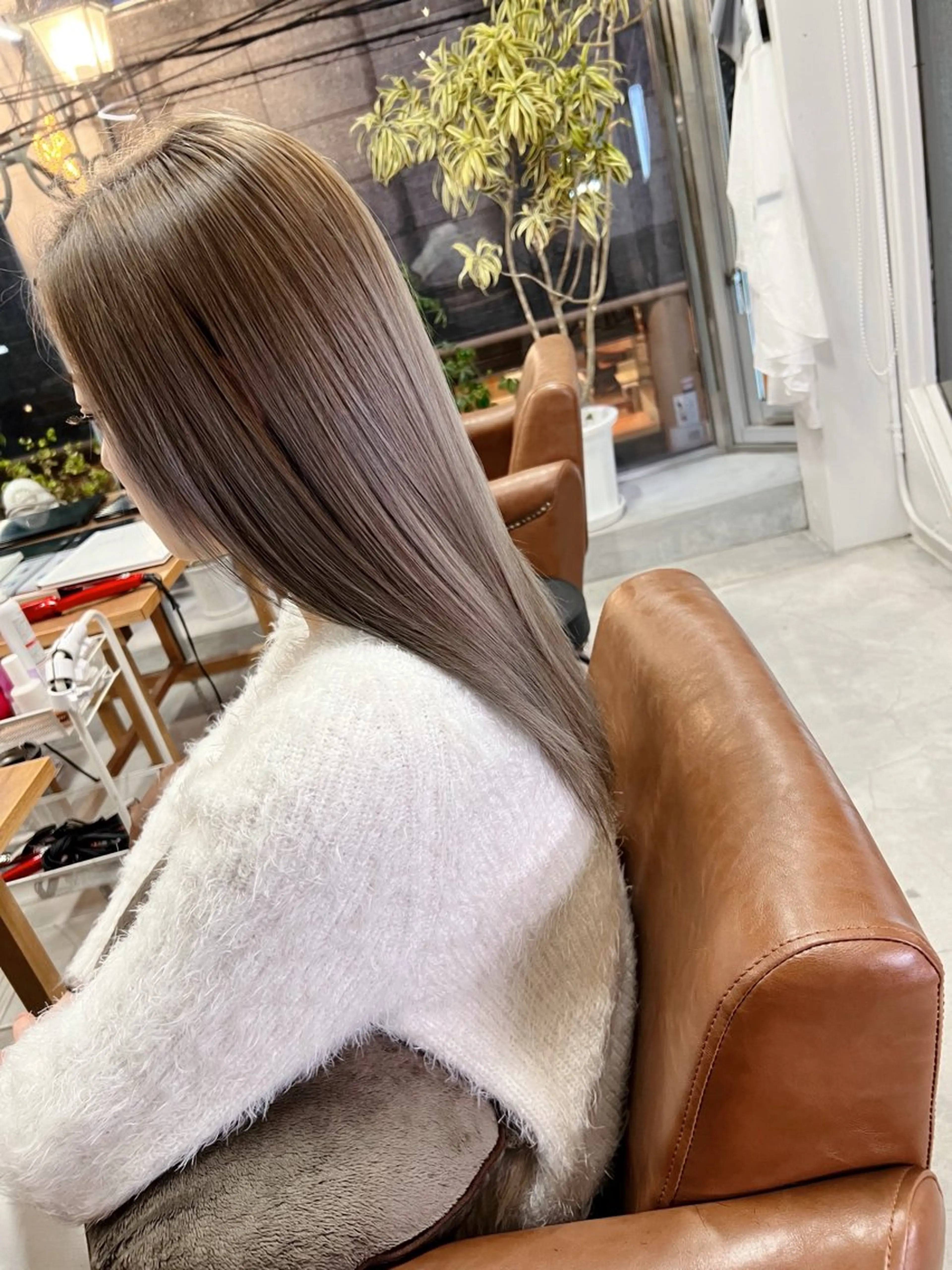 セミロング 髪質改善美髪特化 ルイス奈良のヘアスタイル