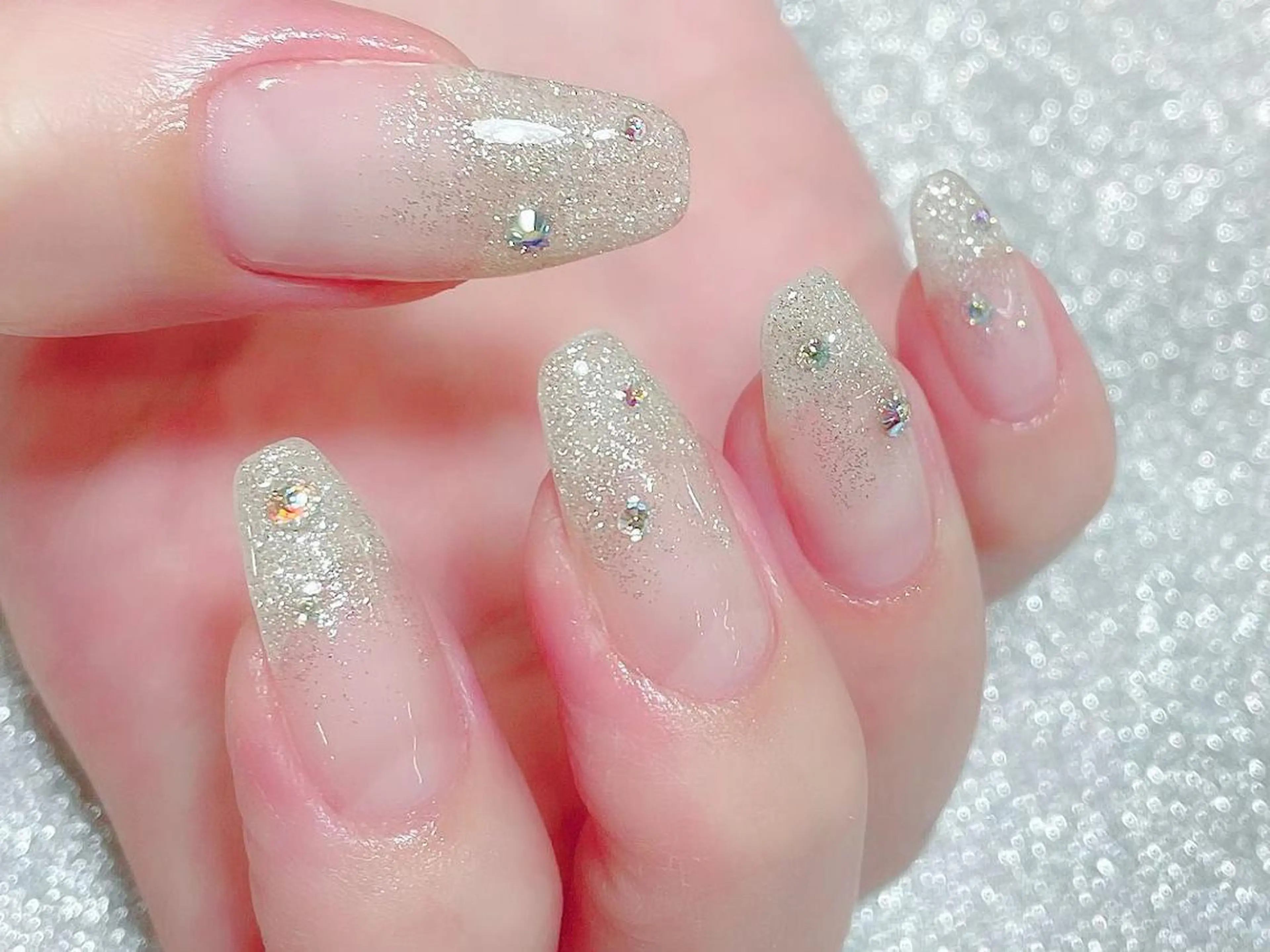 ネイル マツエク・マツパ ラメ(グリッター) ラメグラデーション ワンカラーネイル 冬ネイル クリスマス Cat's eye TOKYO 新宿店のネイルデザイン