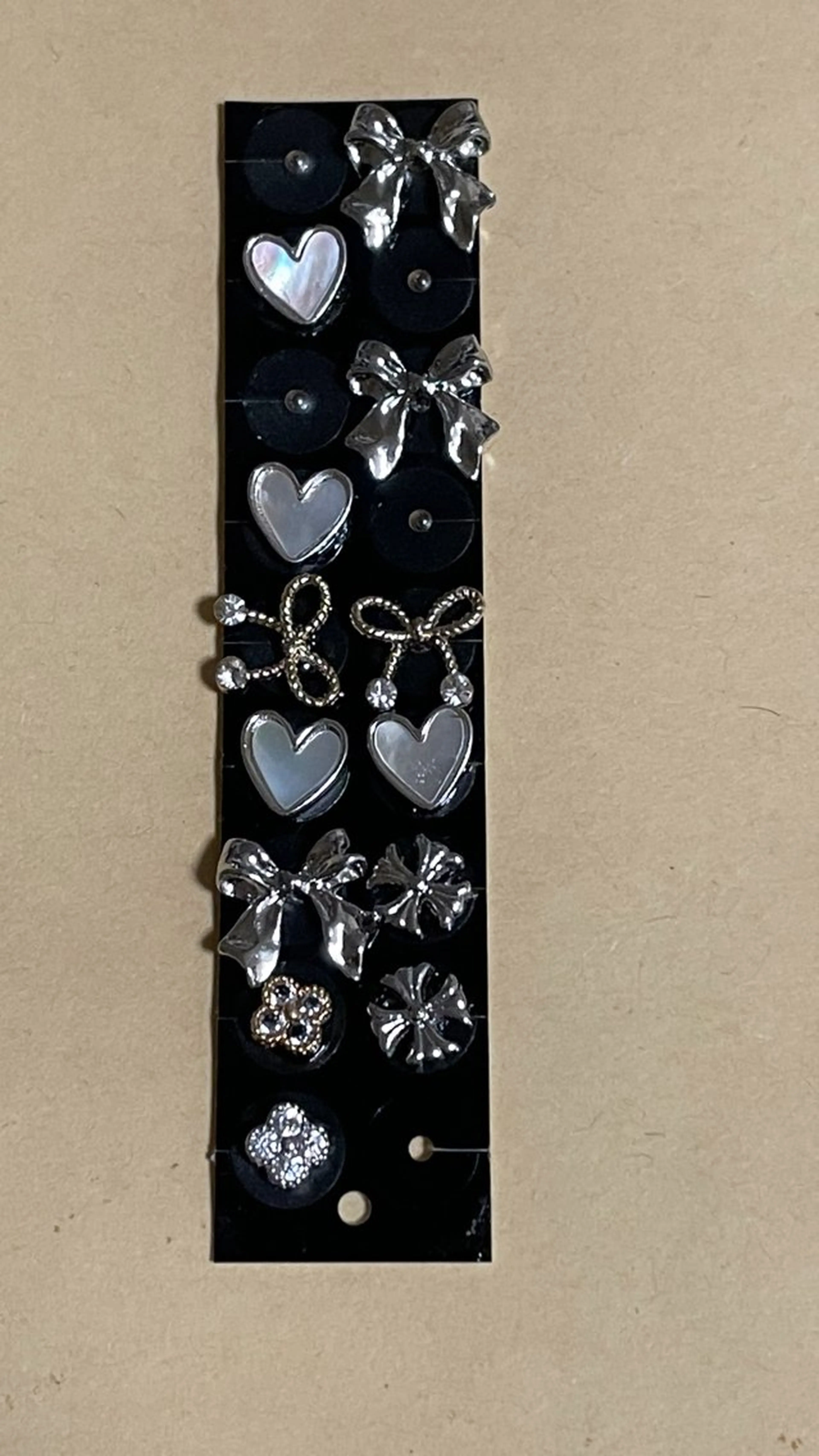 小顔×小顔×小顔 おくむらサロン所属・耳ツボジュエリー 3000円のエステ・リラクイメージ