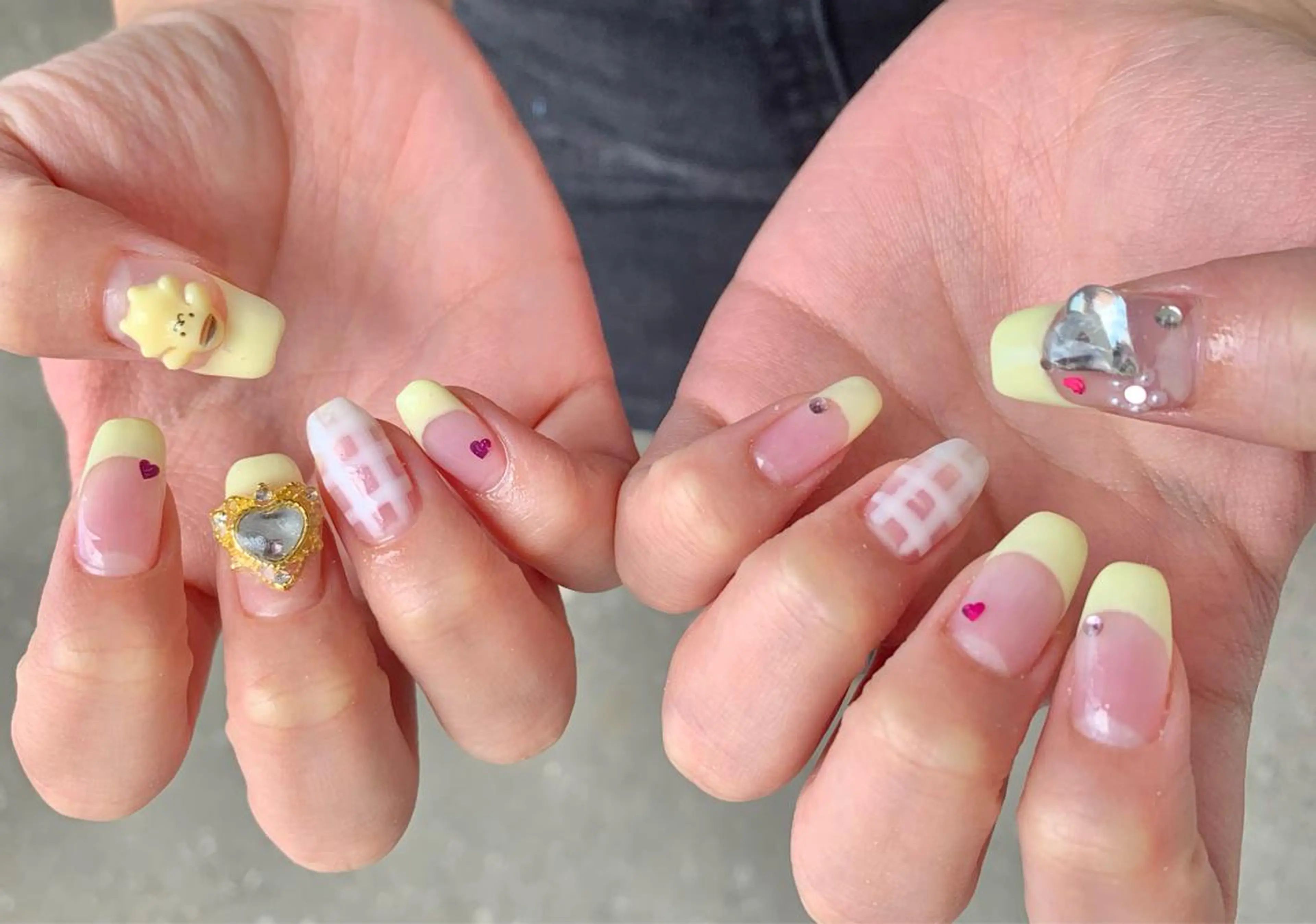 ネイル フレンチネイル キラキラネイル 韓国ネイル ニュアンスネイル 黄色 ハンドネイル Nail Salon　Ｋのネイルデザイン