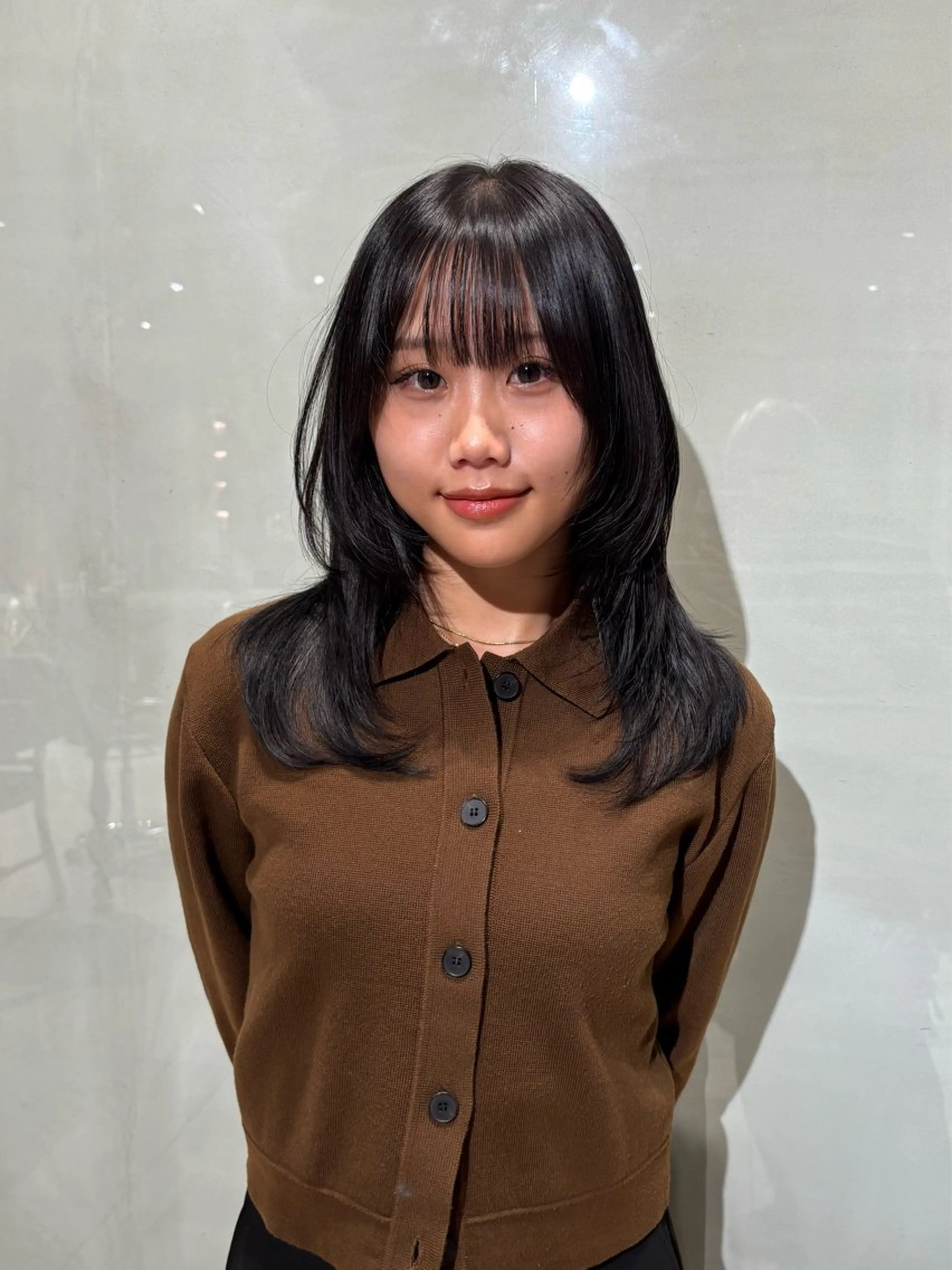 セミロング カット ⠀ リコのヘアスタイル