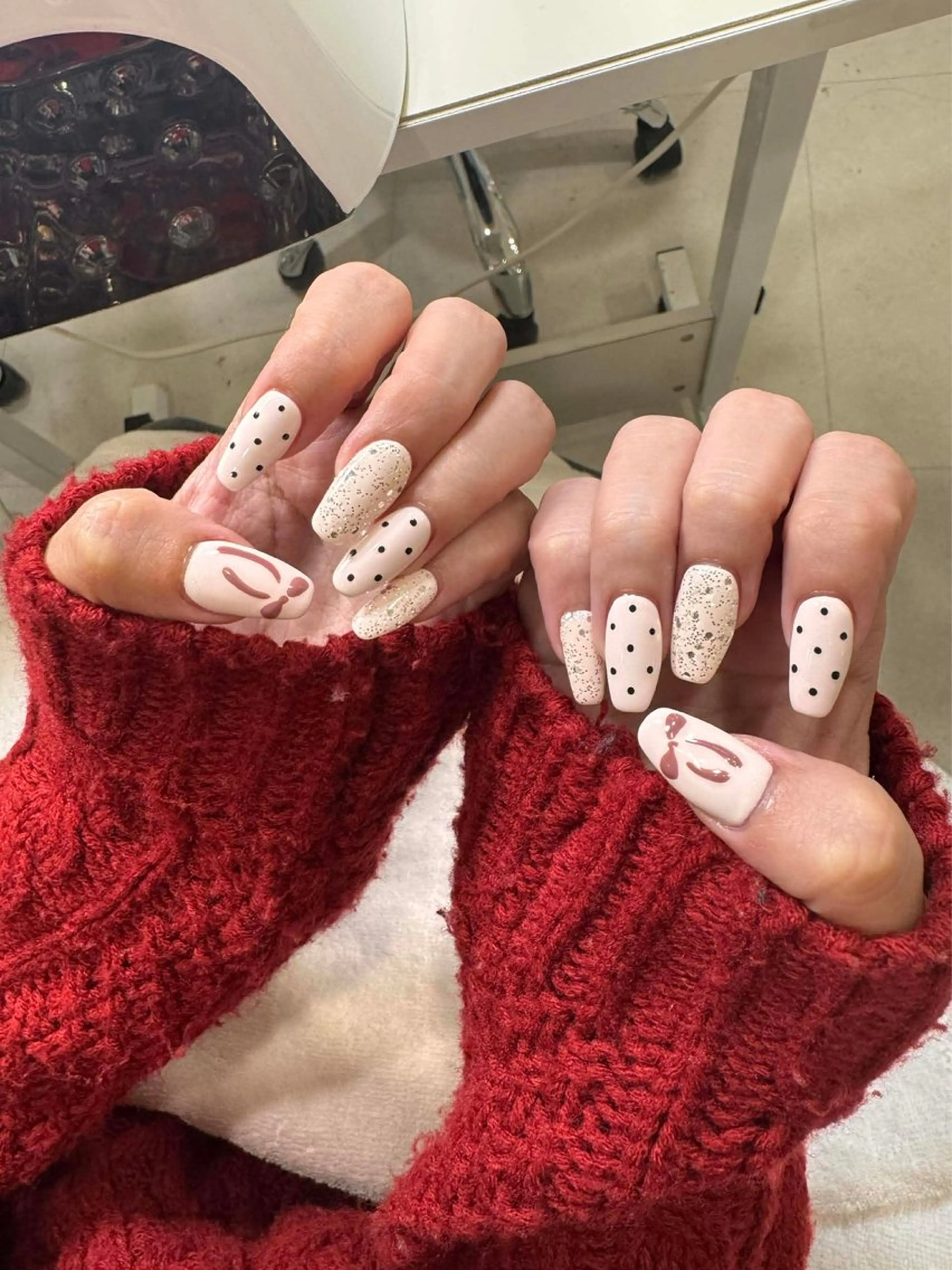 ネイル ドット ガーリー 韓国ネイル リボン シンプルネイル LYYM Salonのネイルデザイン