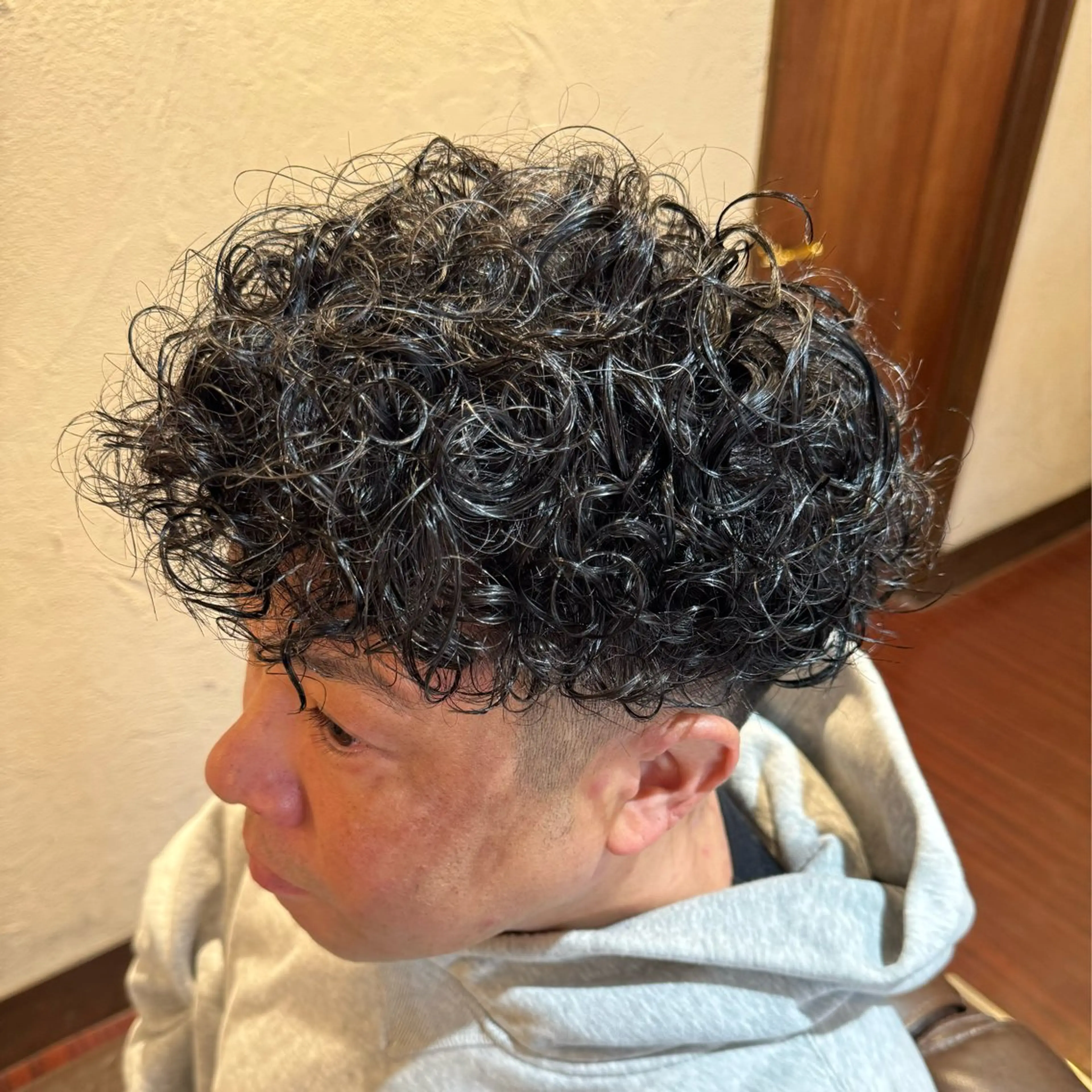 ショート パーマ プードルパーマ 山下 徹のヘアスタイル