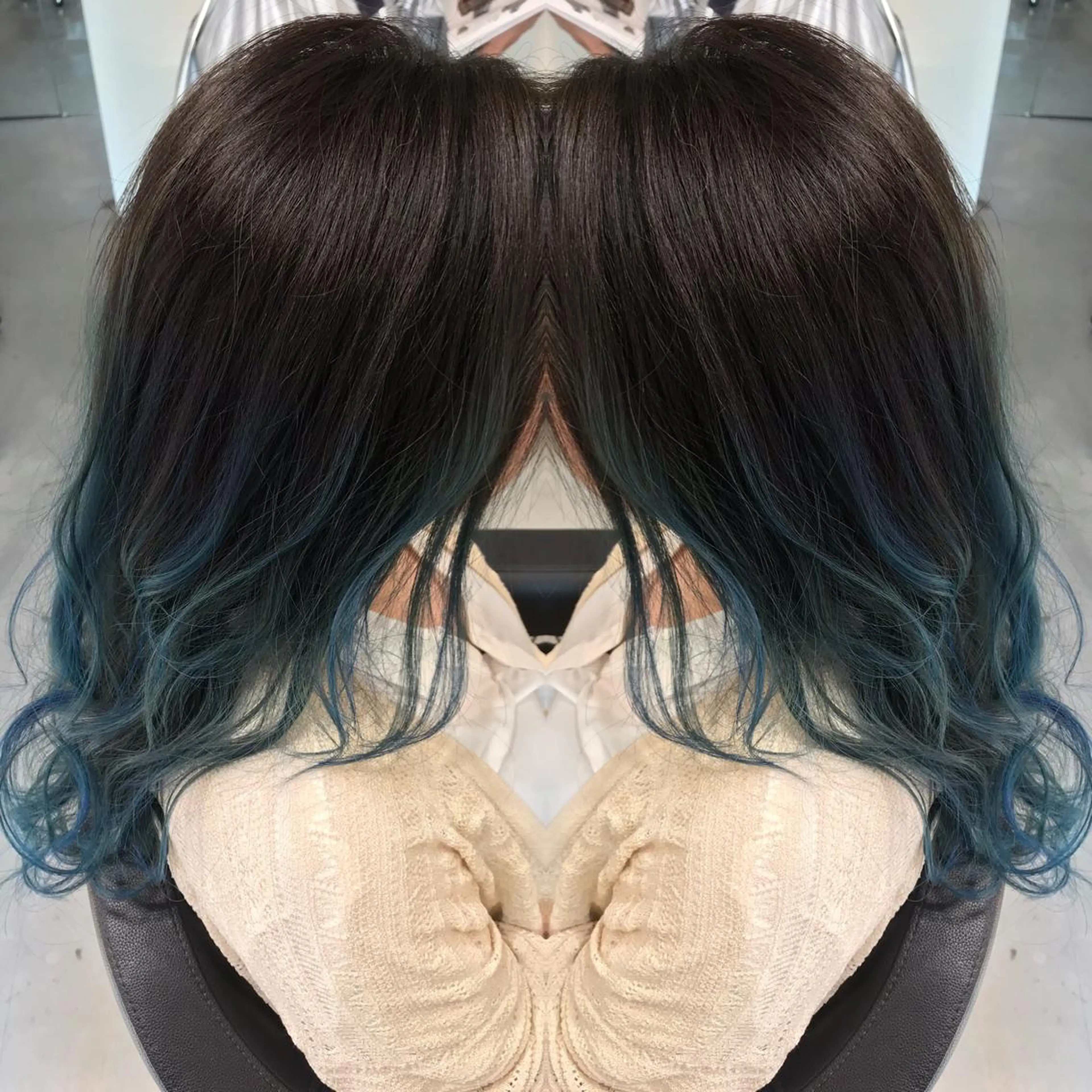 セミロング カラー ブルーカラー グラデーションカラー ヘアカラー 大久保 隆蔵のヘアスタイル