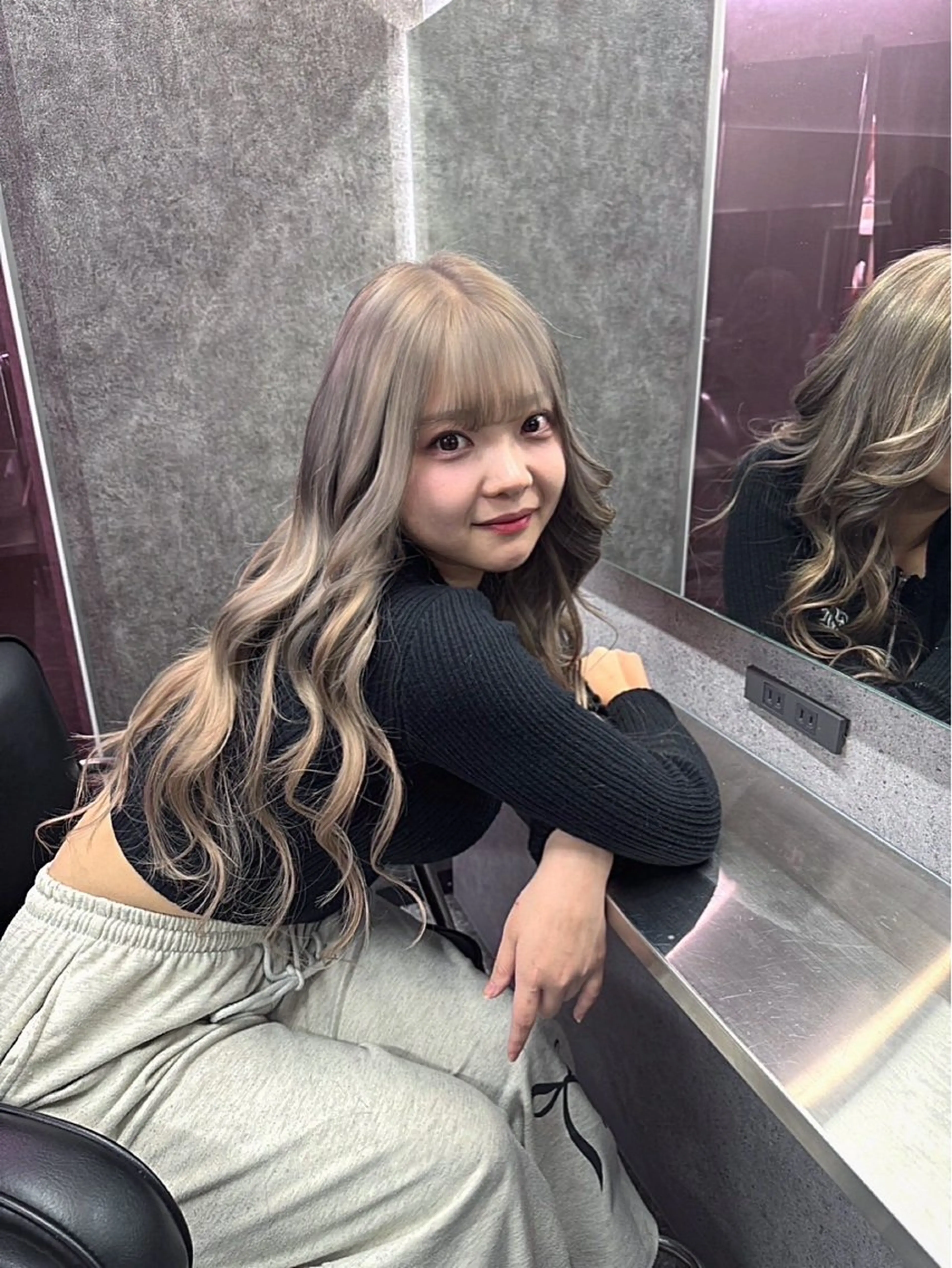 ロング ヘアカラー トリートメント 艶髪ハイトーン特化 梅田美容室SLYのヘアスタイル