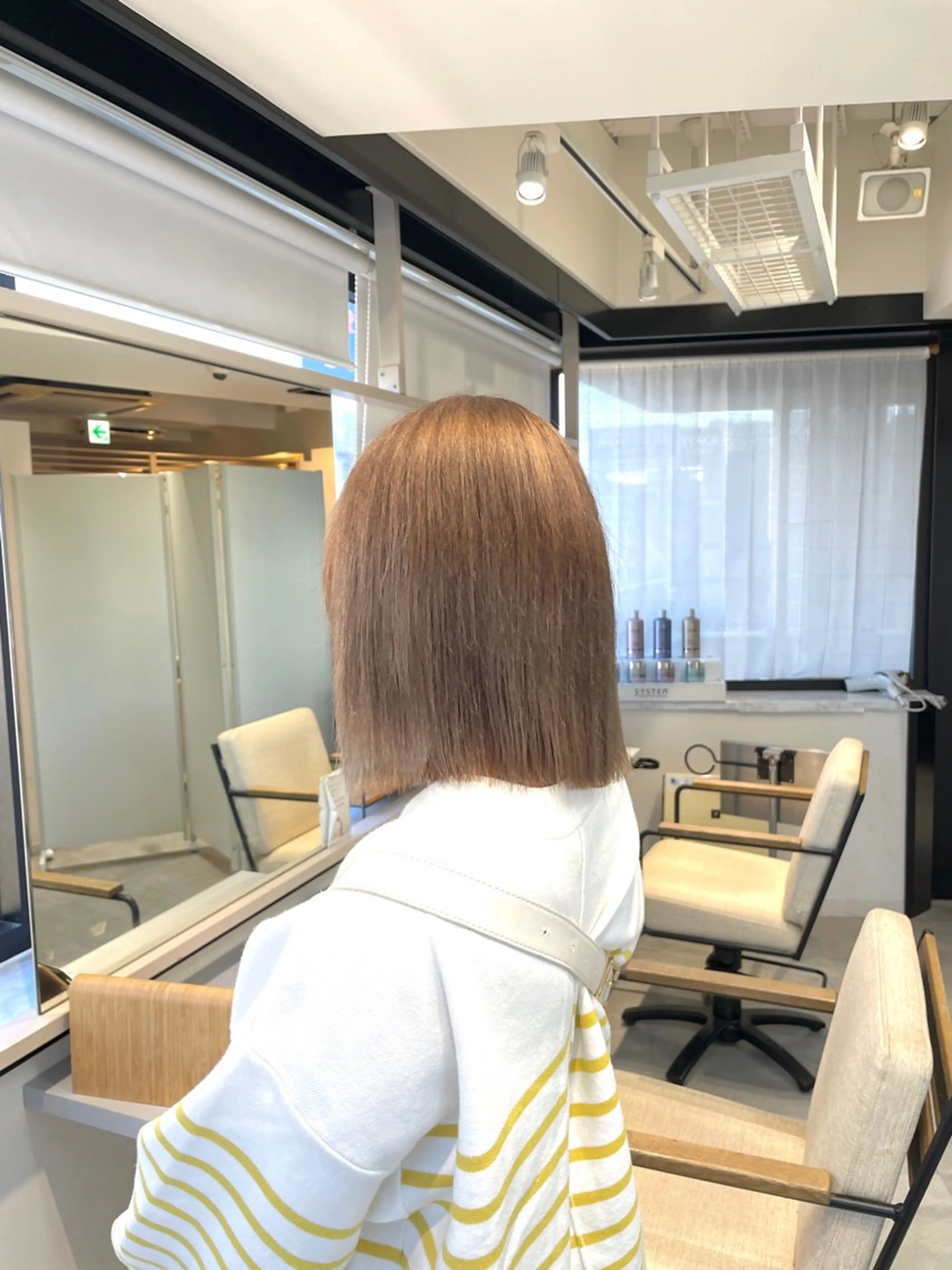 ショート カラー ベージュカラー ブラウンカラー ブラウンベージュ ヘアカラー トリートメント fuka/梅田/ ミルクティーベージュのヘアスタイル