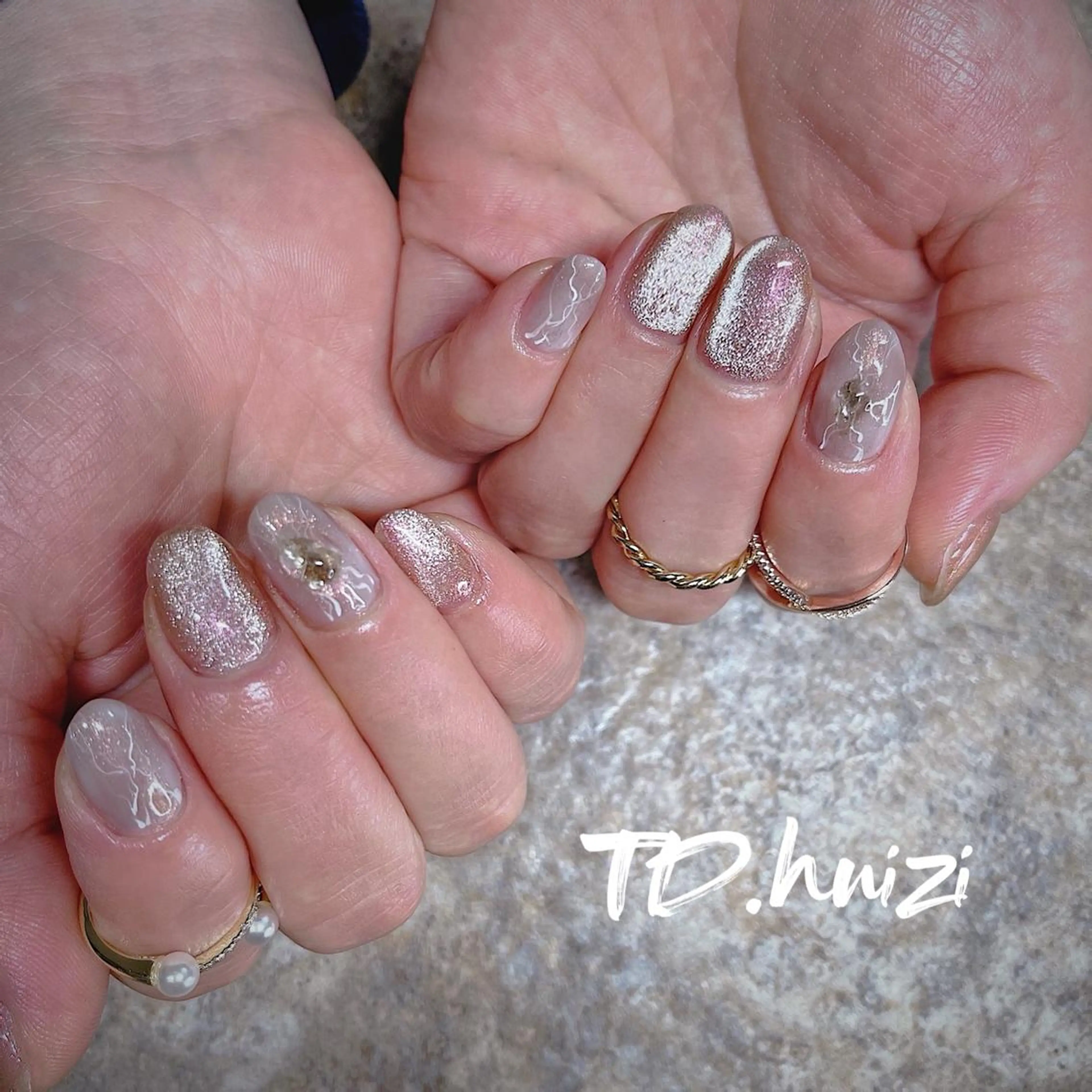 ミディアム めぐみのネイルサロン スタッフ練習のネイルデザイン