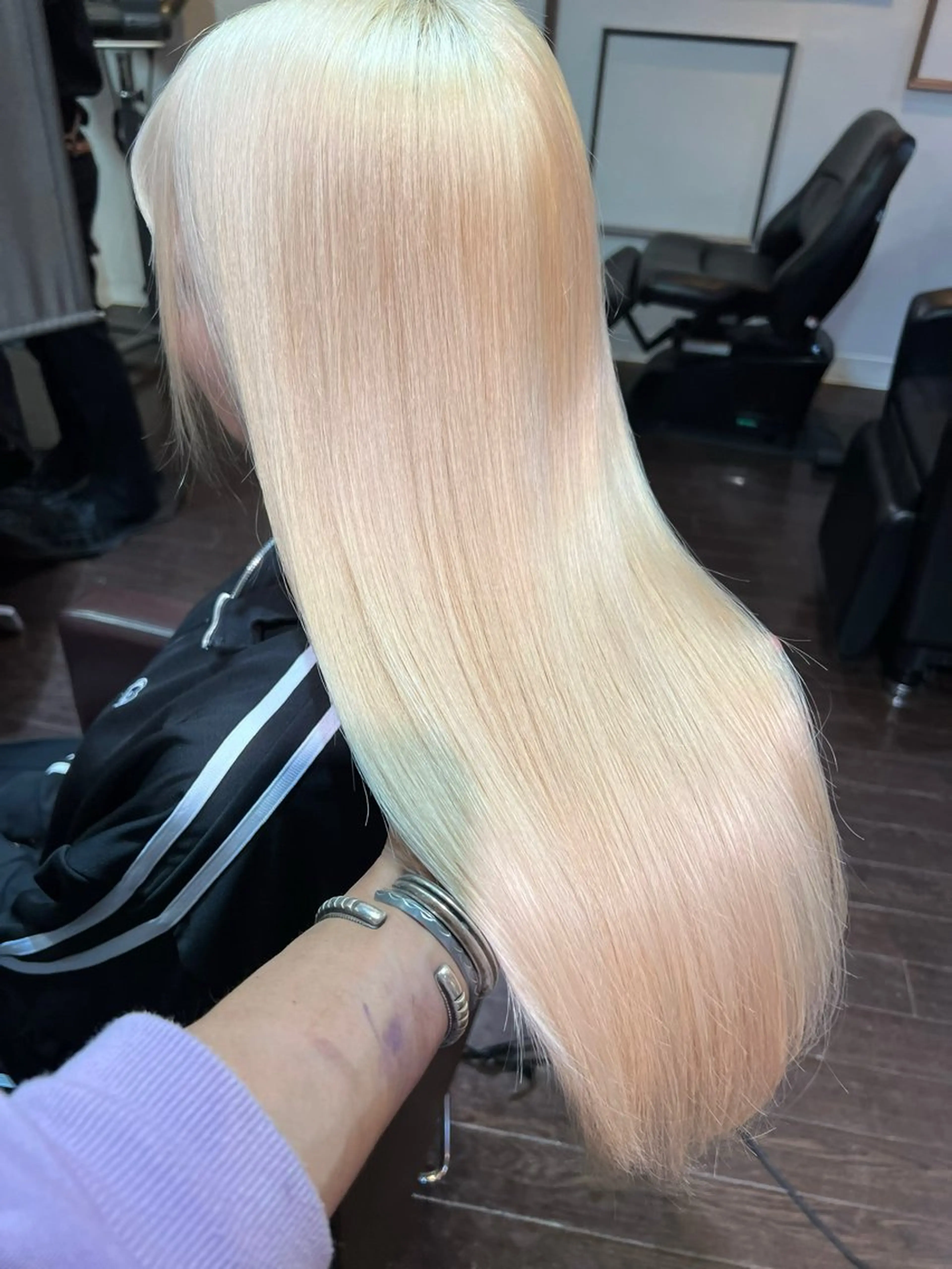 ロング カラー ベージュカラー ホワイトベージュ TETE所属・リアム 【LIam】のヘアスタイル