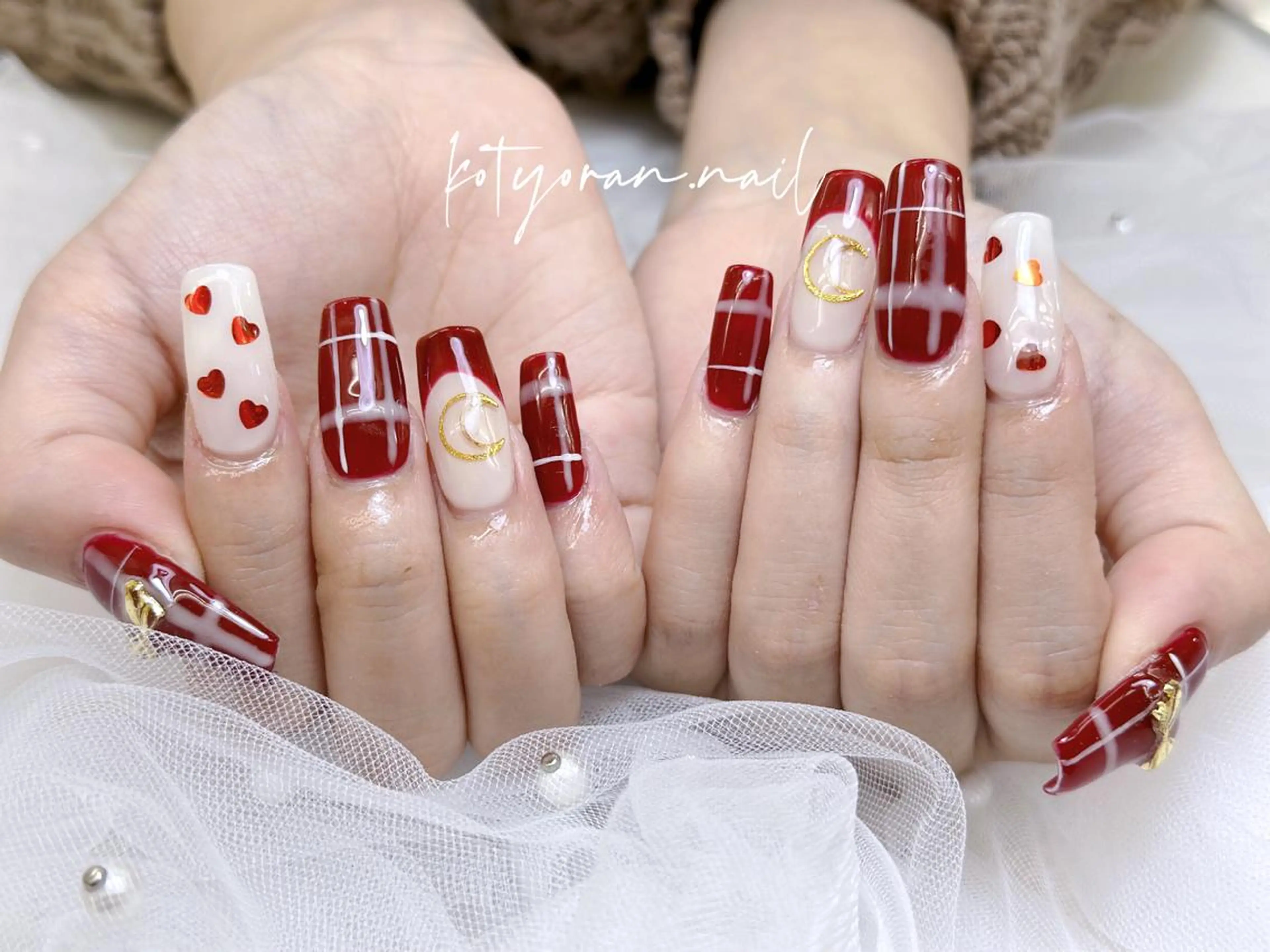 セミロング カラー パーマ ヘアアレンジ キッズ ネイル マツエク・マツパ アイブロウ モナ サロンのネイルデザイン