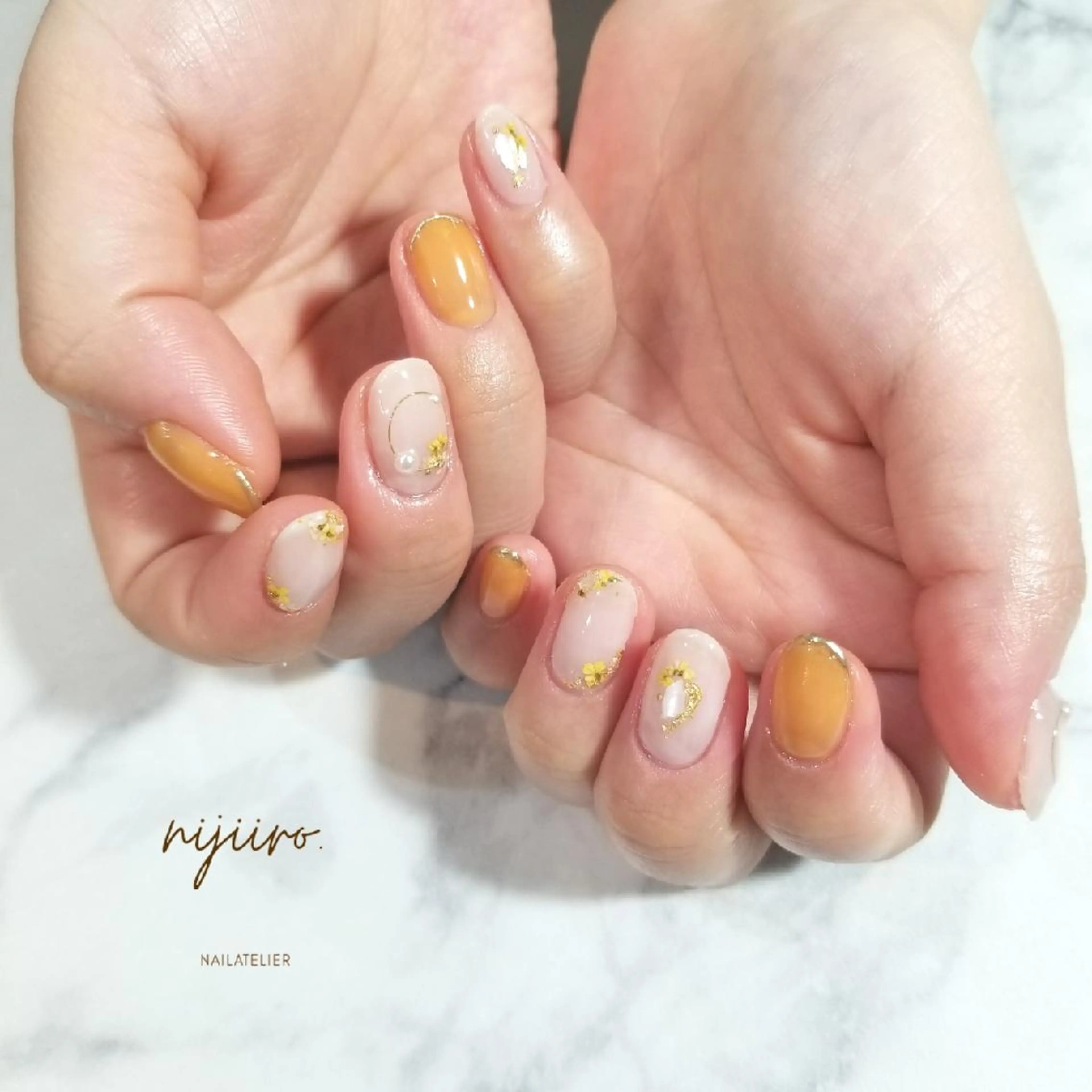 ネイル フレンチネイル ミラーネイル ハンドネイル nijiiro🌈 サトウのネイルデザイン