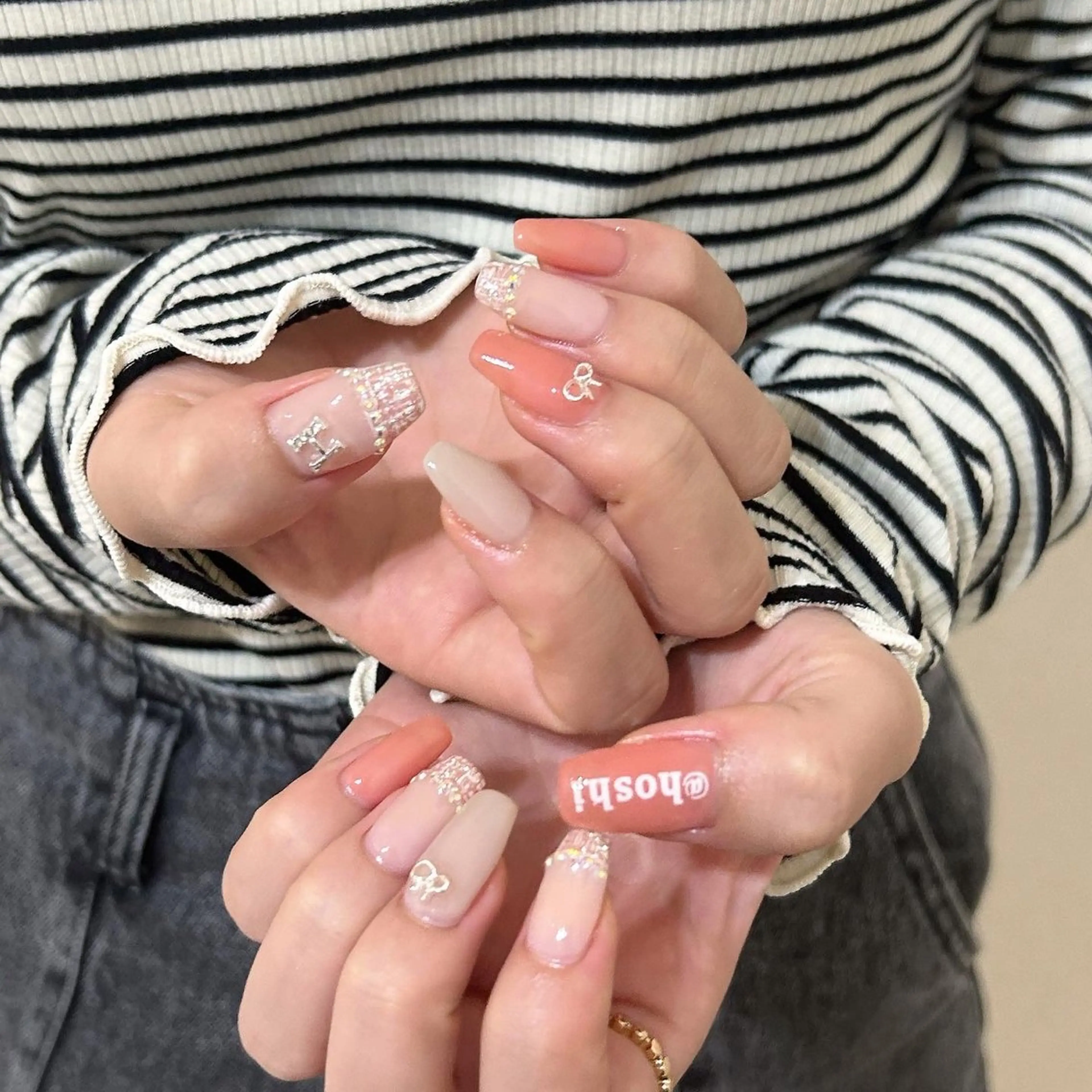 ネイル ブルー フットネイル ジェルネイル キラキラネイル 韓国ネイル RooM -mizuki-のネイルデザイン