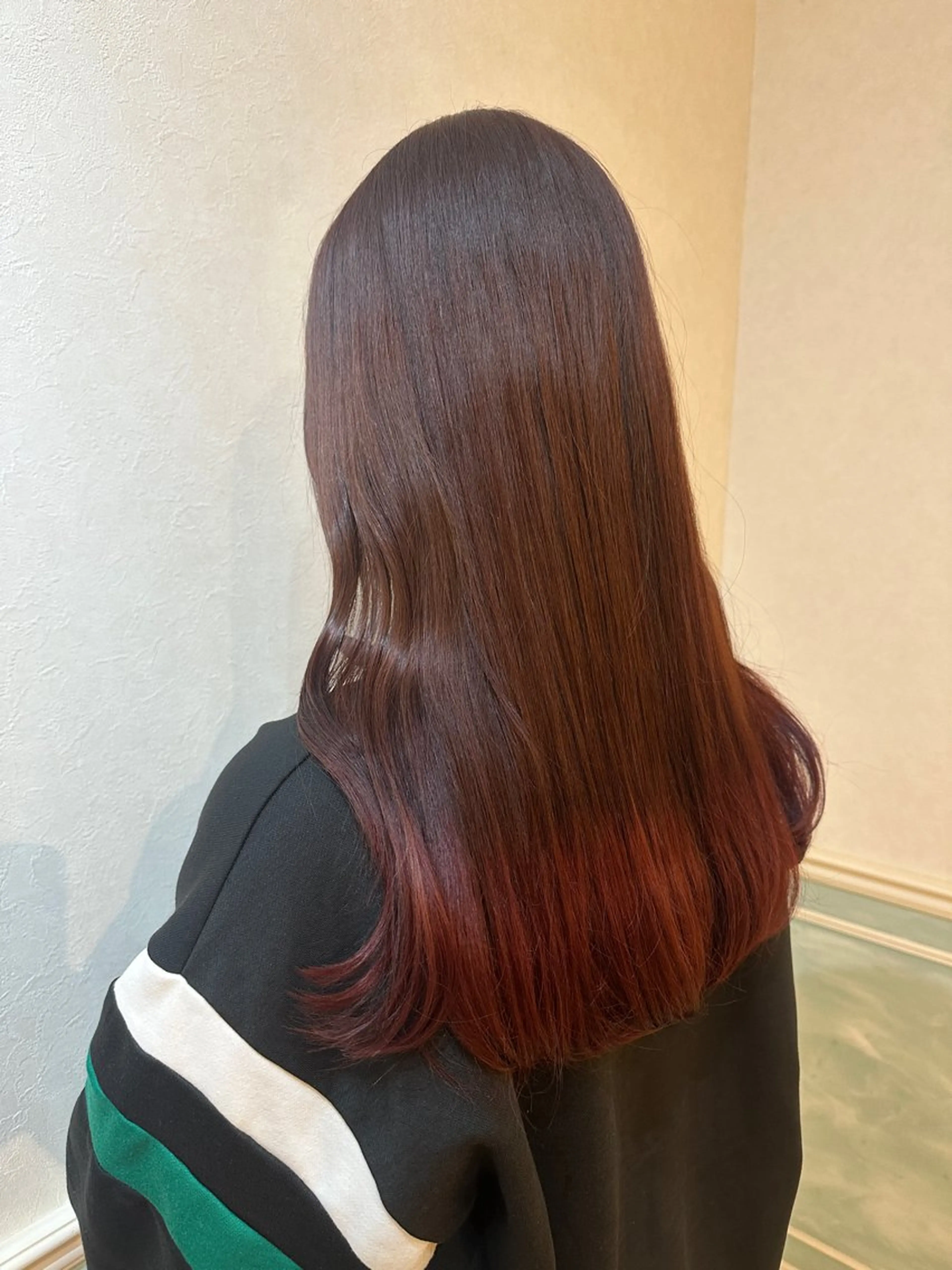 カラー 山口 珠莉のヘアスタイル