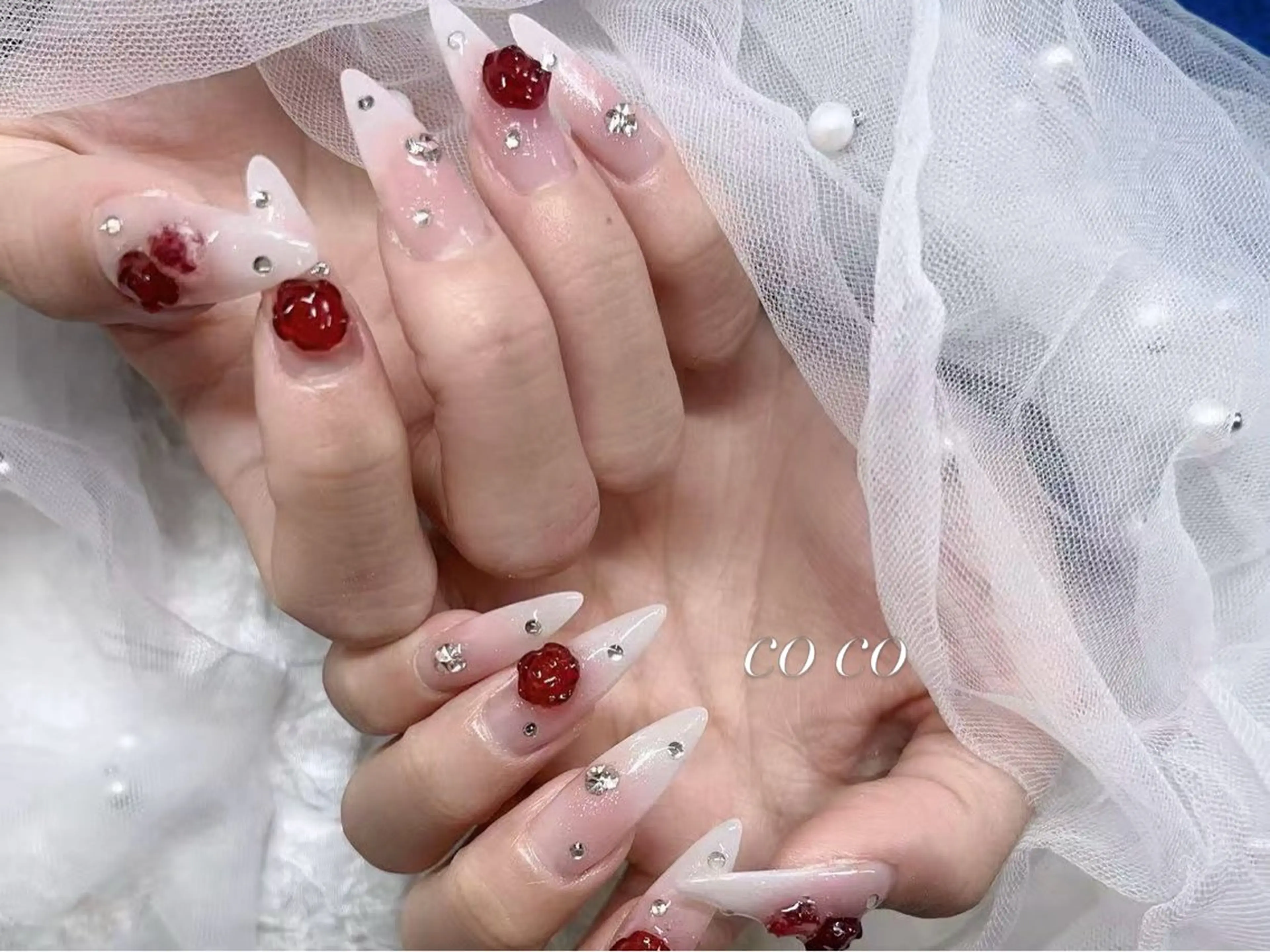 ネイル ラメ(グリッター) 赤色 COCO ネイルのネイルデザイン
